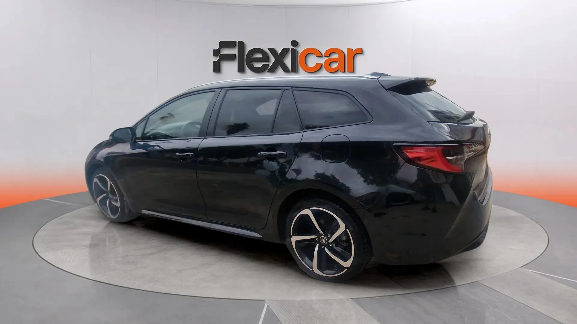 Toyota Corolla 1.8 125H Feel! E-CVT Touring Sport - foto 4