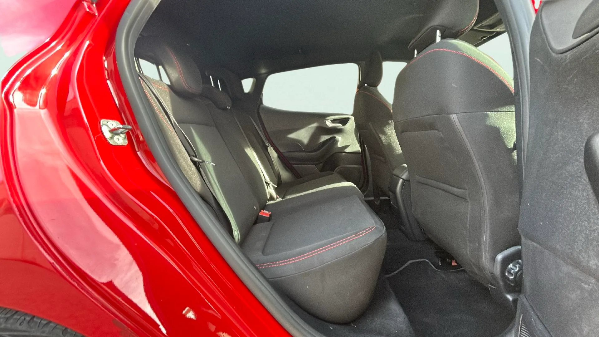 Ford Fiesta 1.0 EcoBoost MHEV ST-Line - foto 16