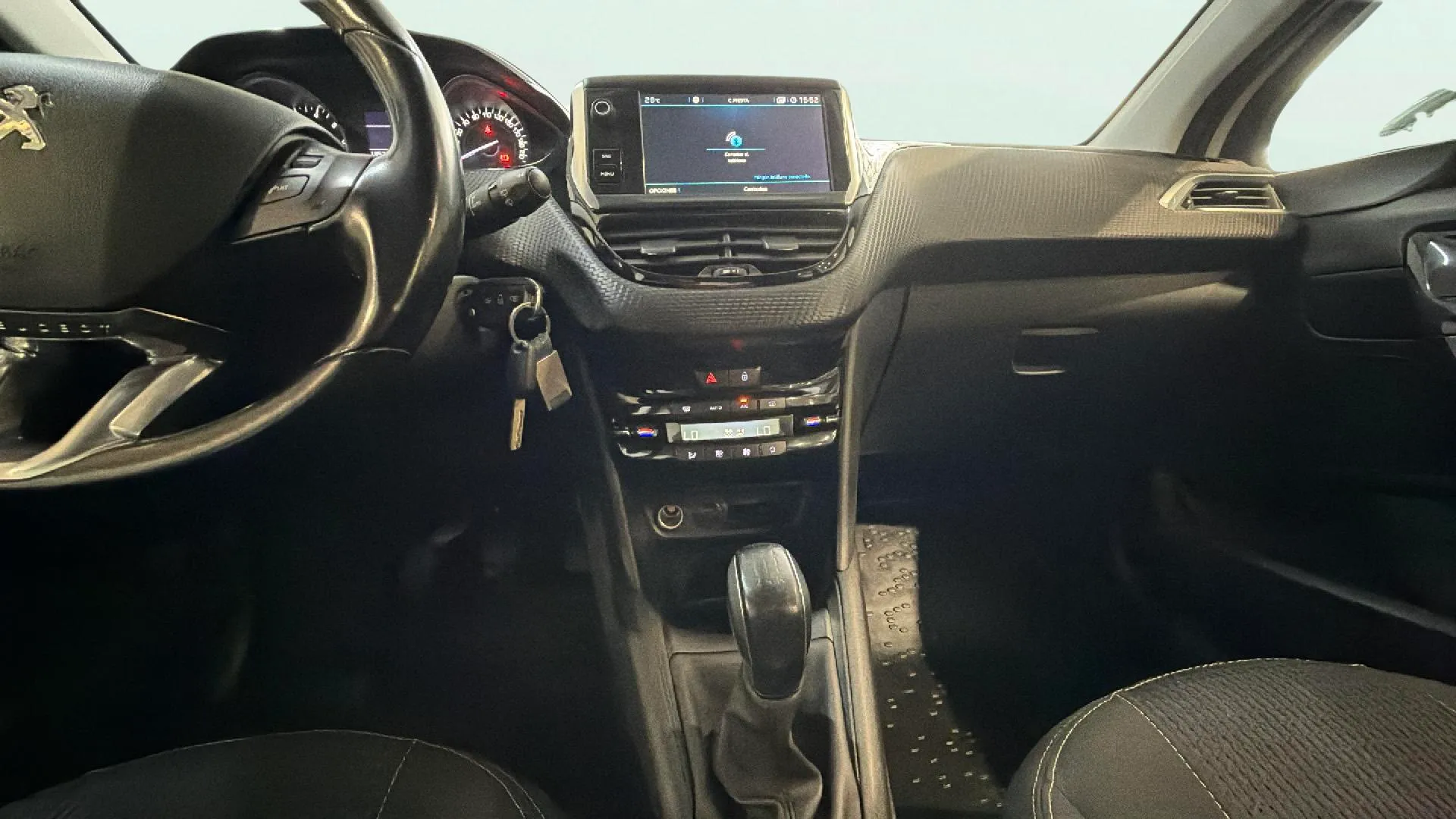 Peugeot 208 Allure 1.2L PureTech - foto 12