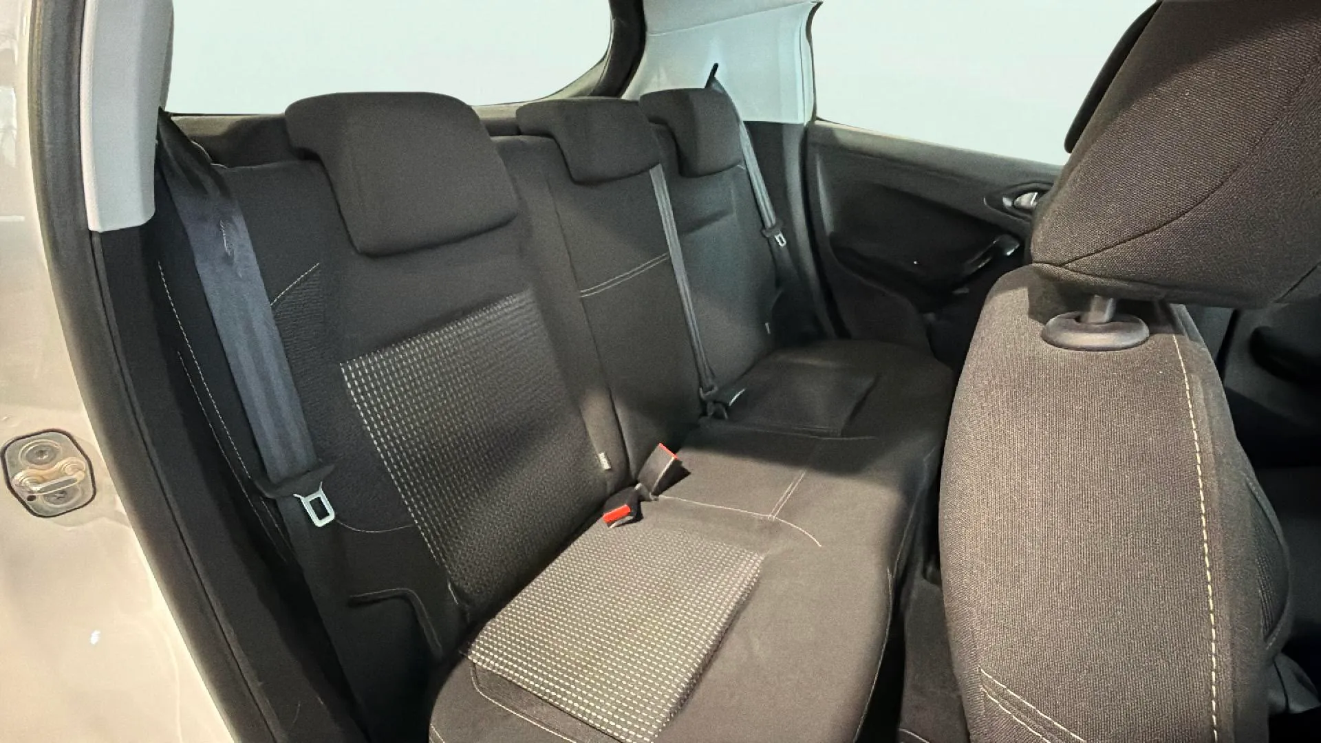Peugeot 208 Allure 1.2L PureTech - foto 16