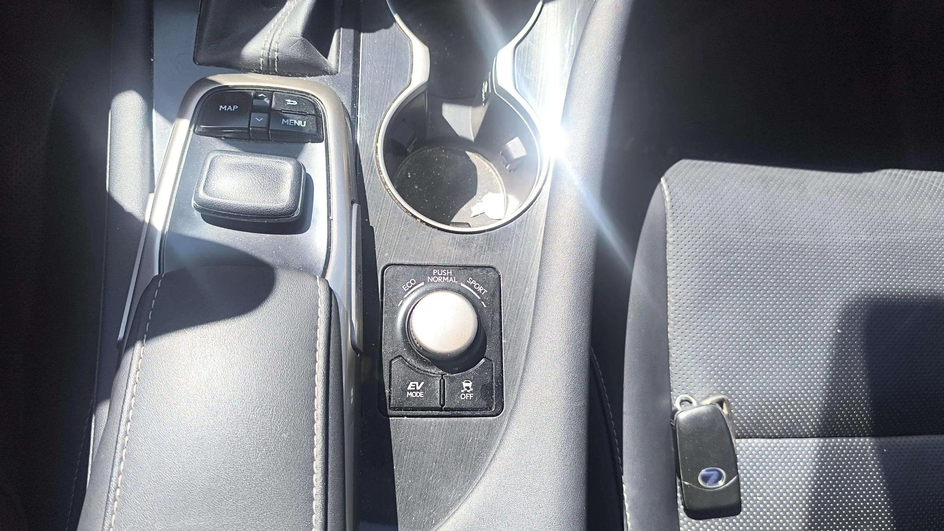 Lexus RX 450h Executive - foto 18