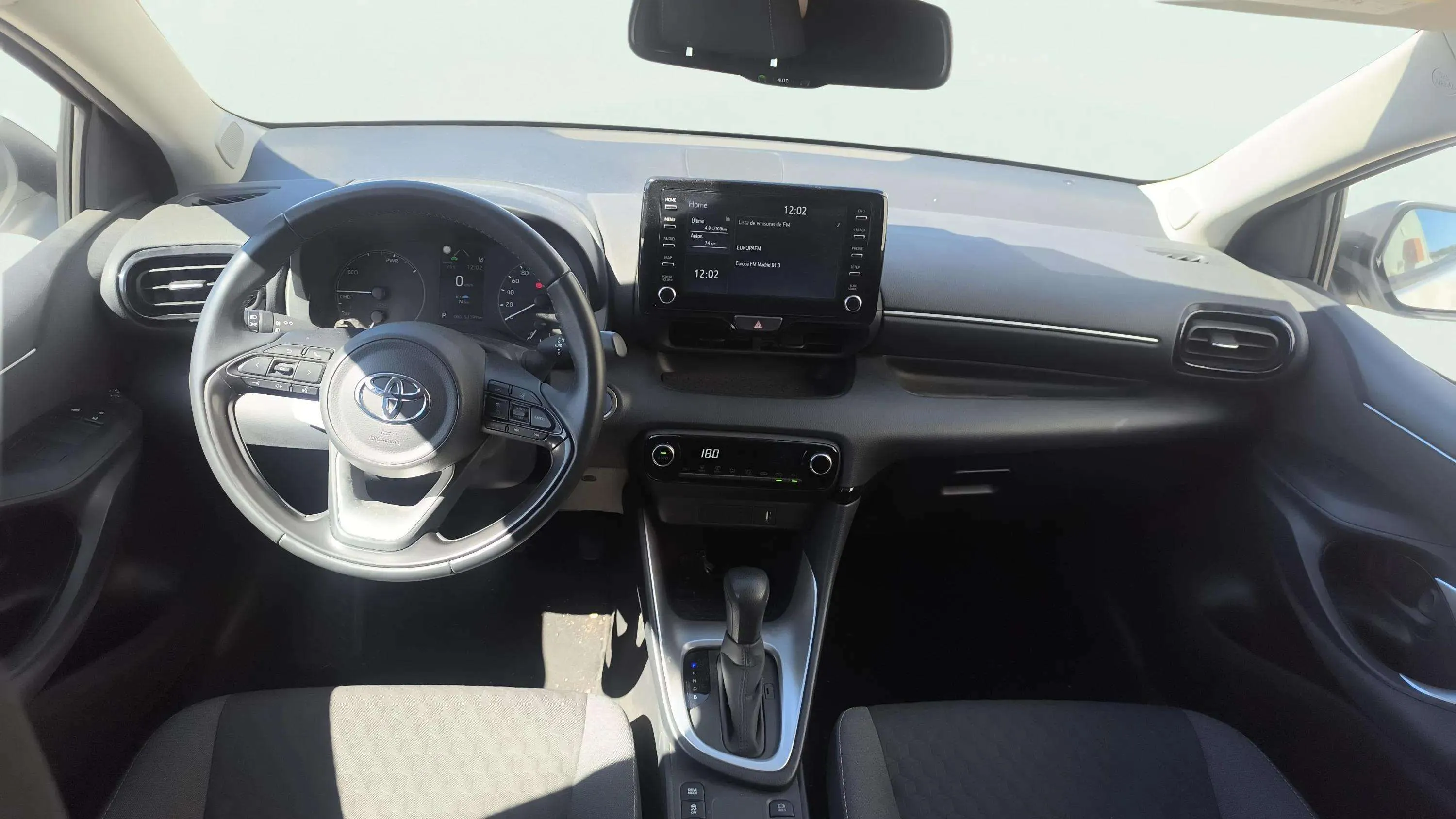 Toyota Yaris 1.5 120H Style Plus - foto 9
