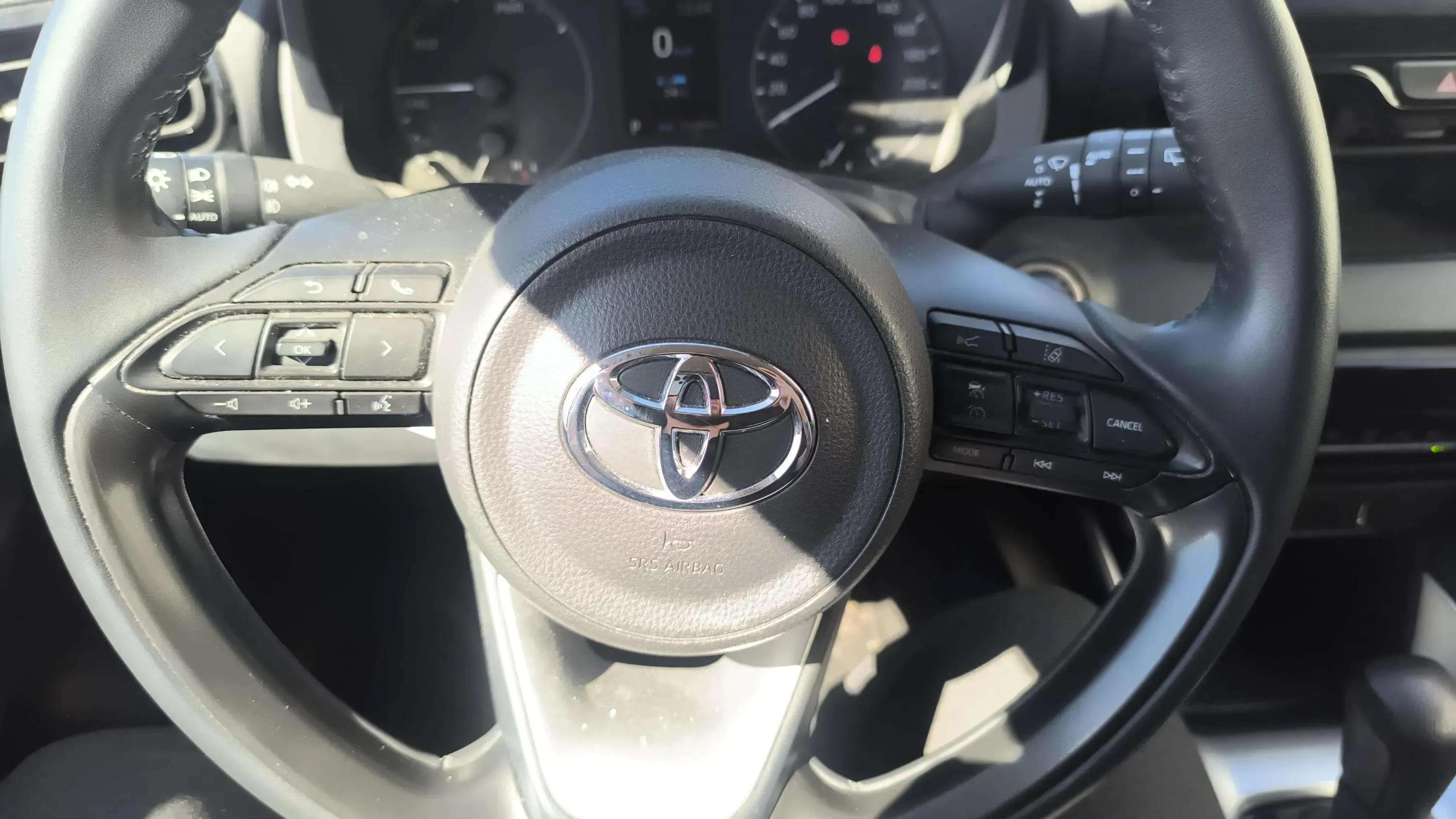 Toyota Yaris 1.5 120H Style Plus - foto 20