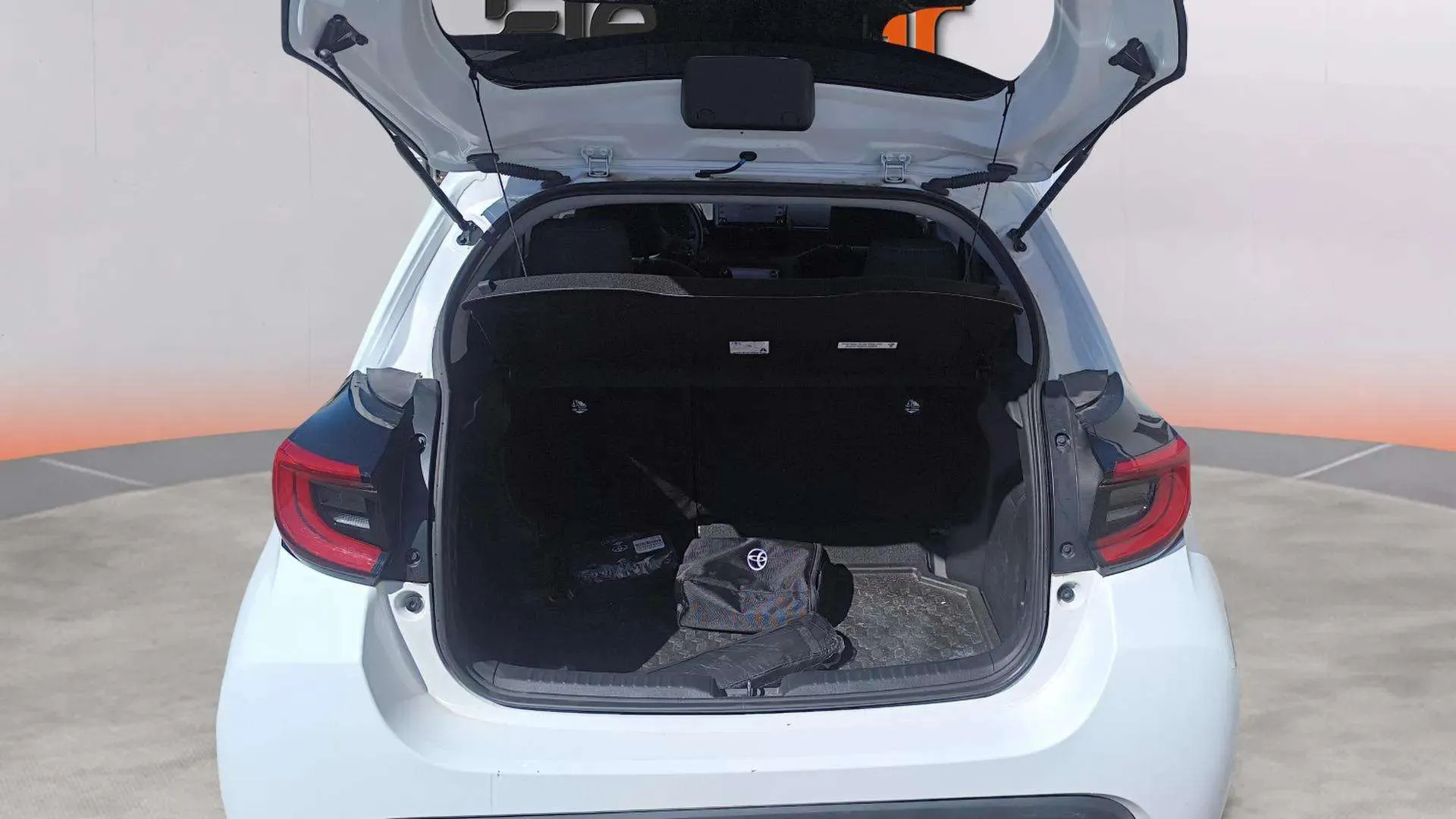 Toyota Yaris 1.5 120H Style Plus - foto 16