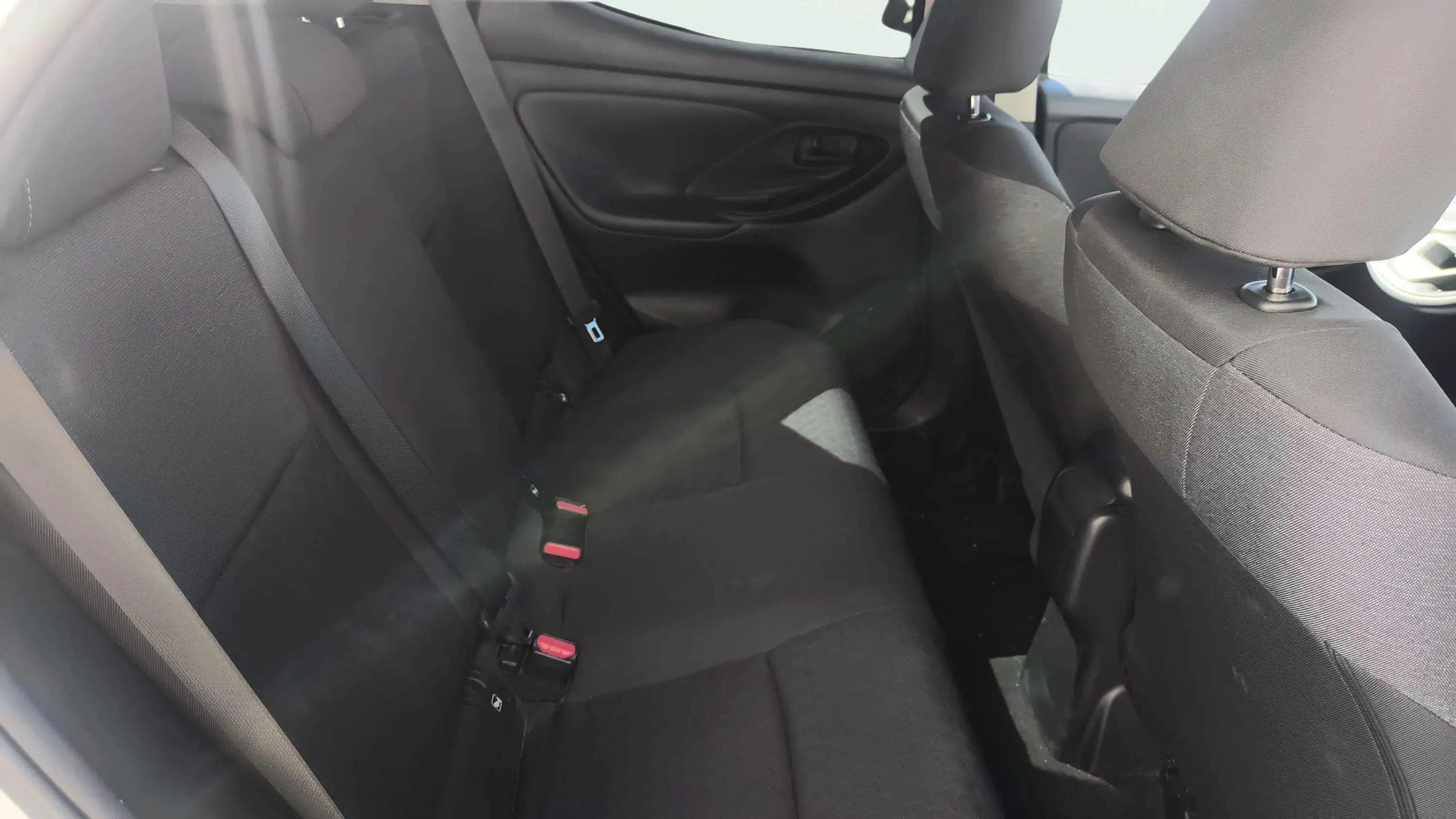 Toyota Yaris 1.5 120H Style Plus - foto 13