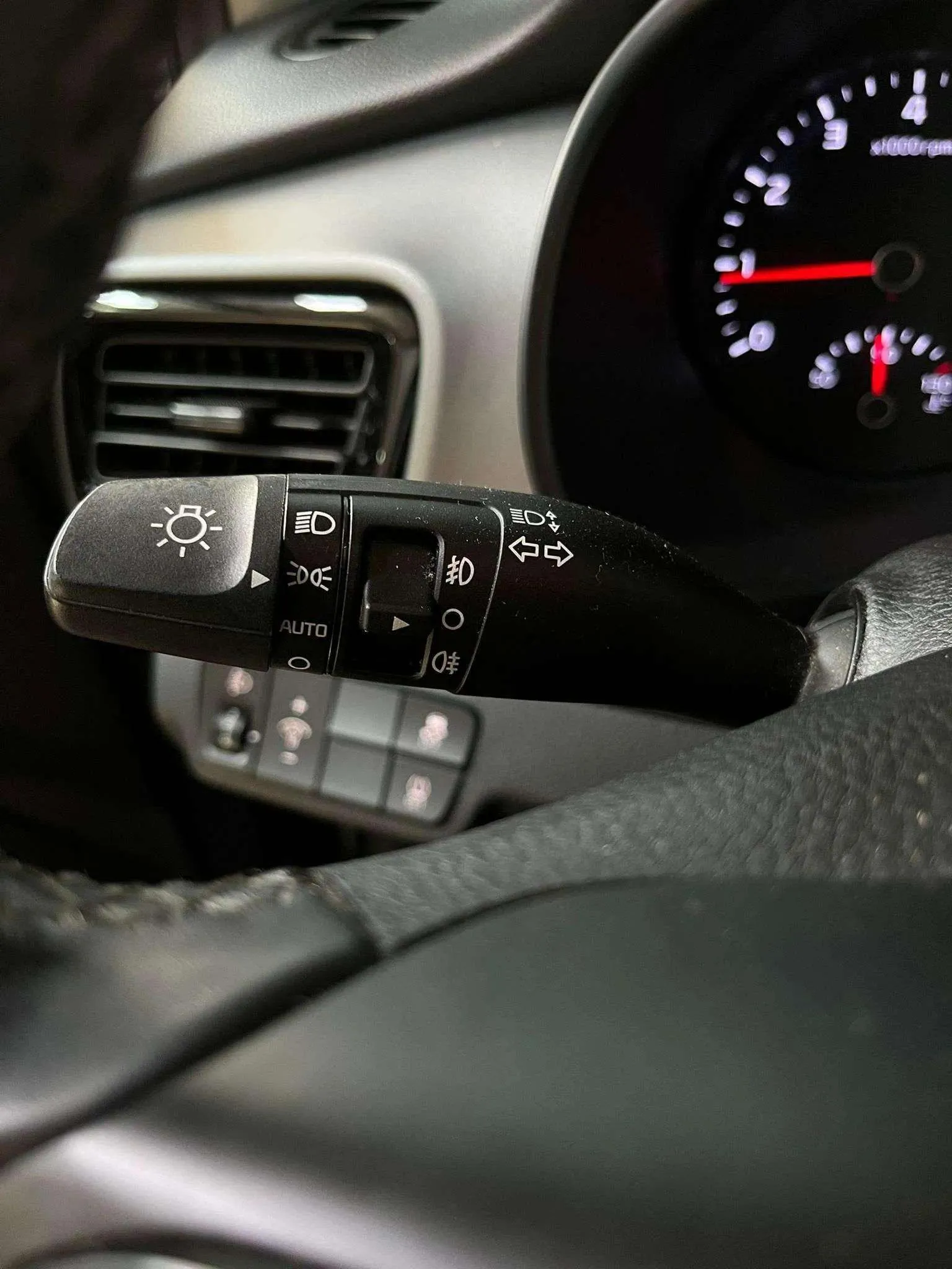 Kia Stonic 1.0 T-GDi Black Edition - foto 11