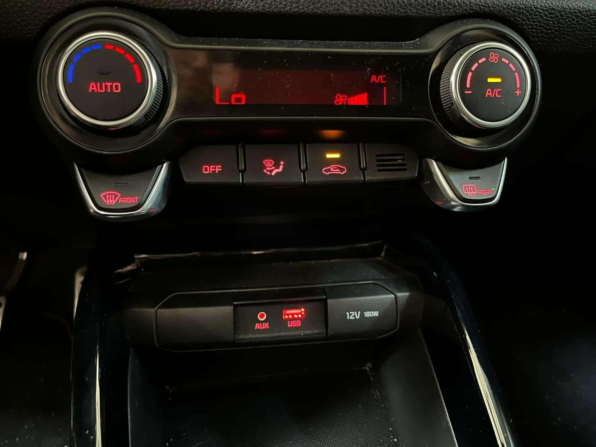 Kia Stonic 1.0 T-GDi Black Edition - foto 20