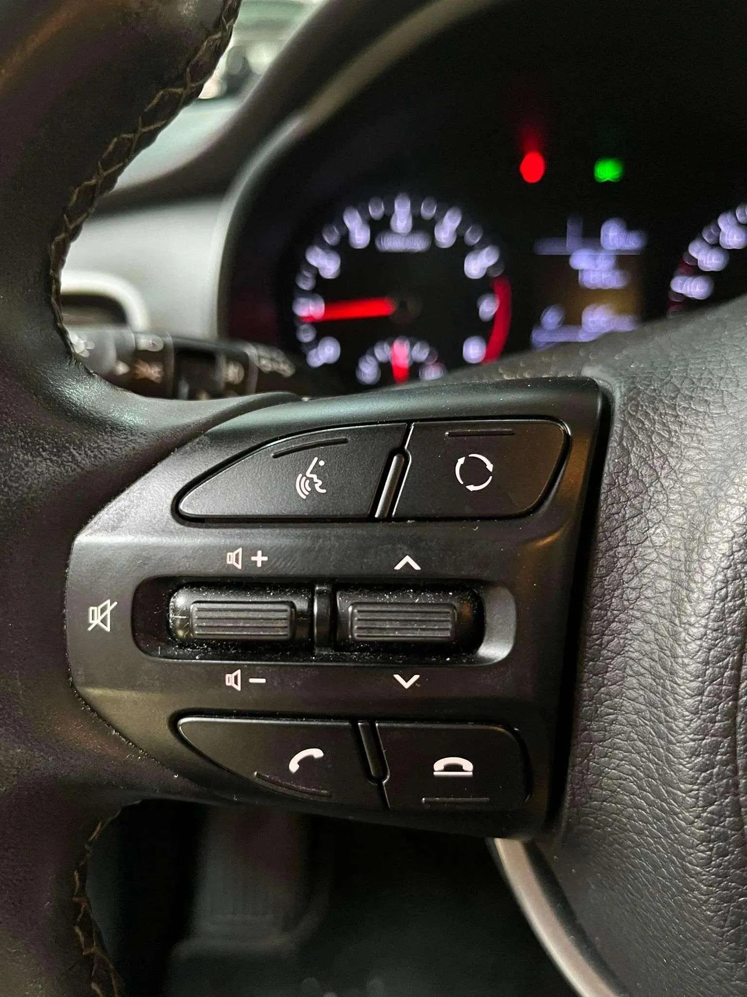 Kia Stonic 1.0 T-GDi Black Edition - foto 12