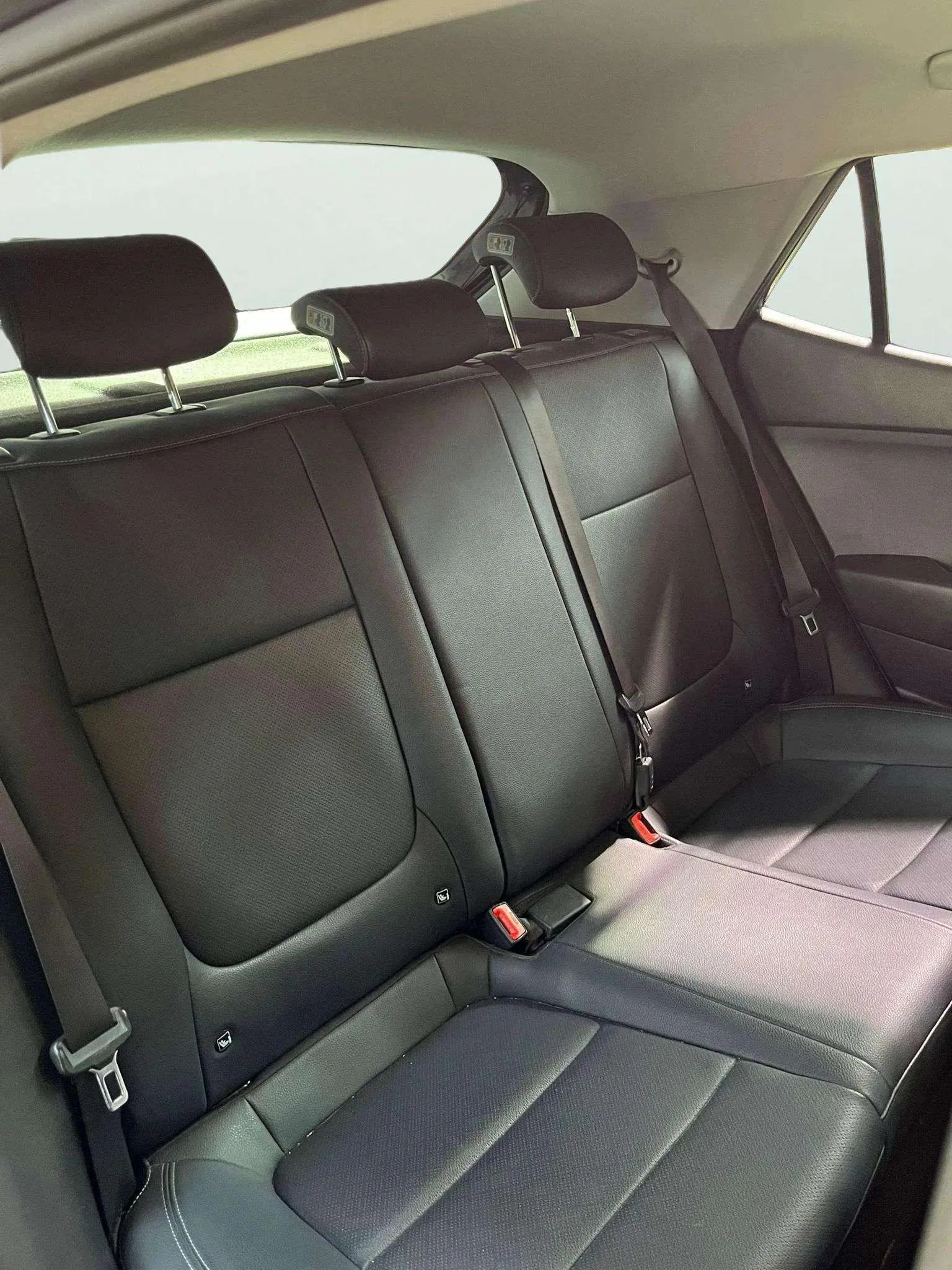Kia Stonic 1.0 T-GDi Black Edition - foto 23