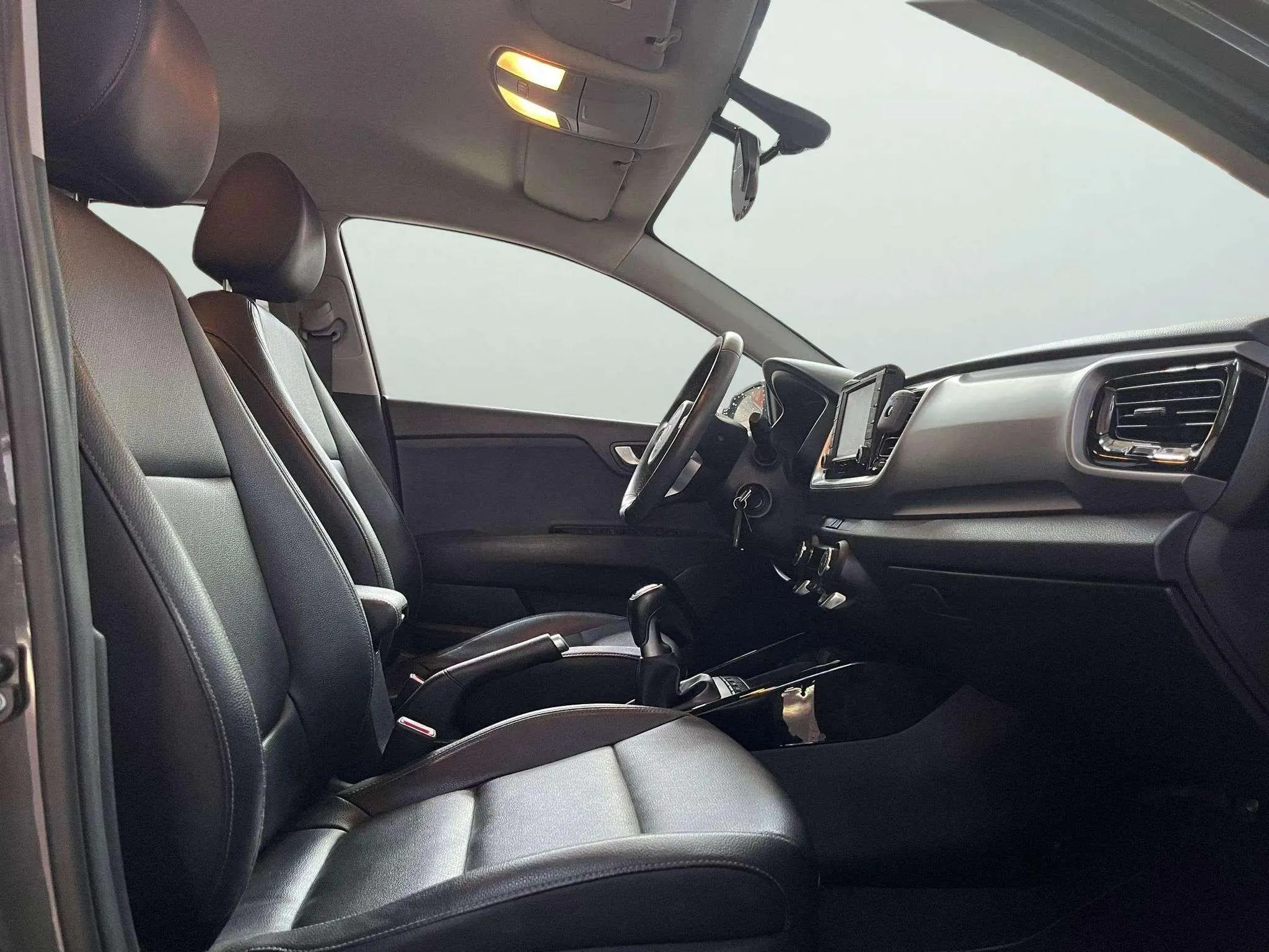 Kia Stonic 1.0 T-GDi Black Edition - foto 19