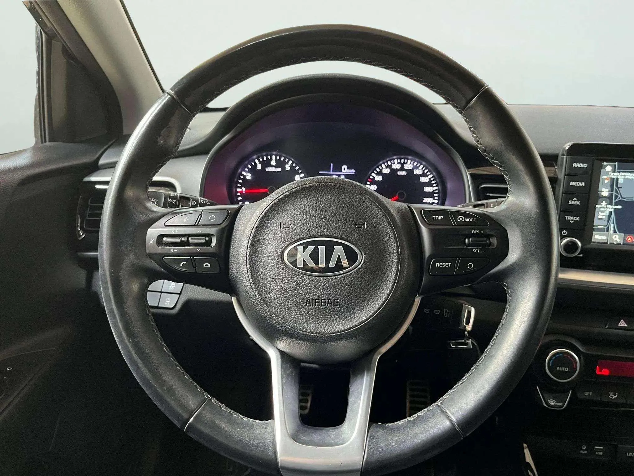 Kia Stonic 1.0 T-GDi Black Edition - foto 14