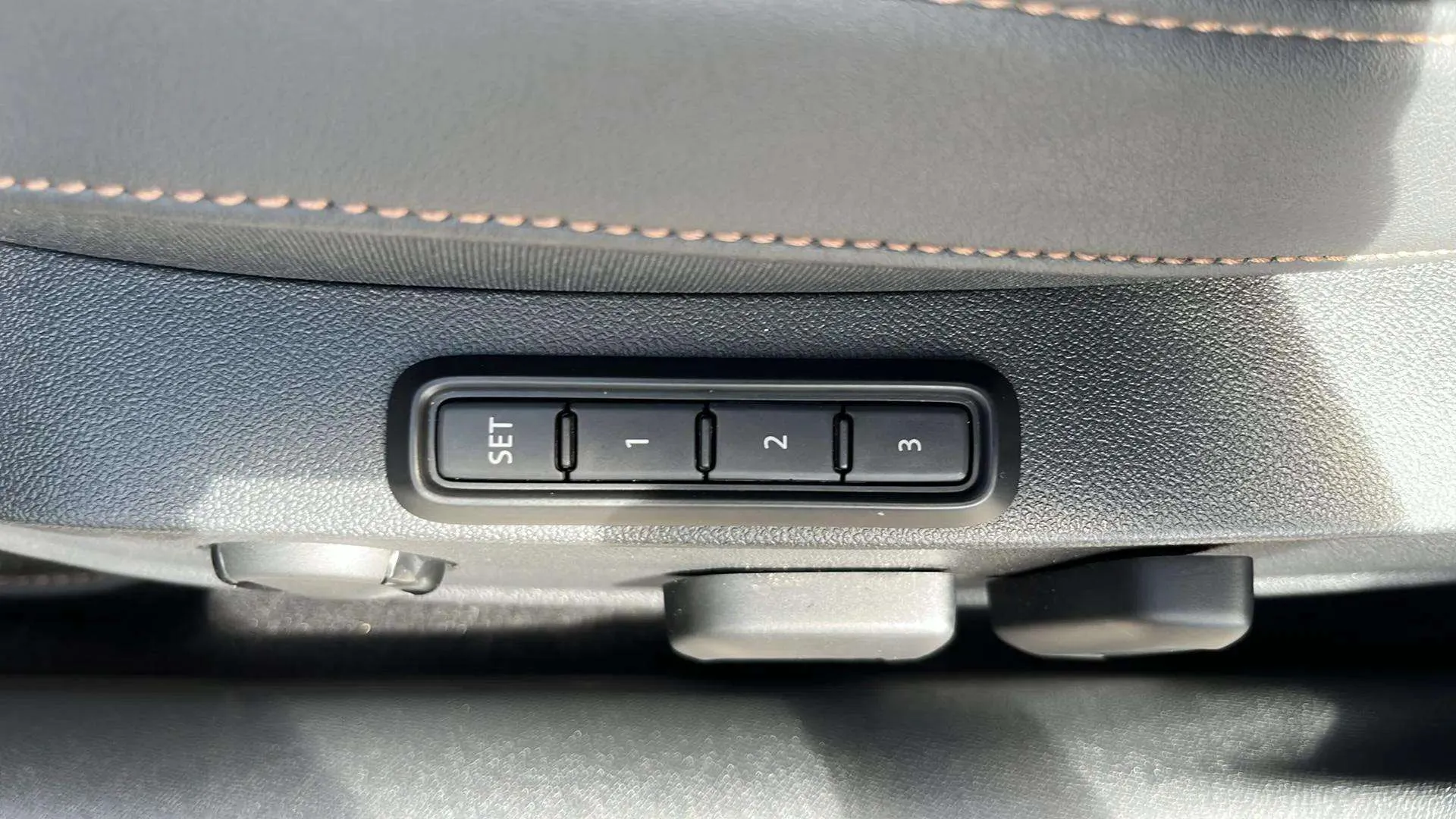 Cupra Formentor 1.5 eTSI Launch Edition DSG - foto 19