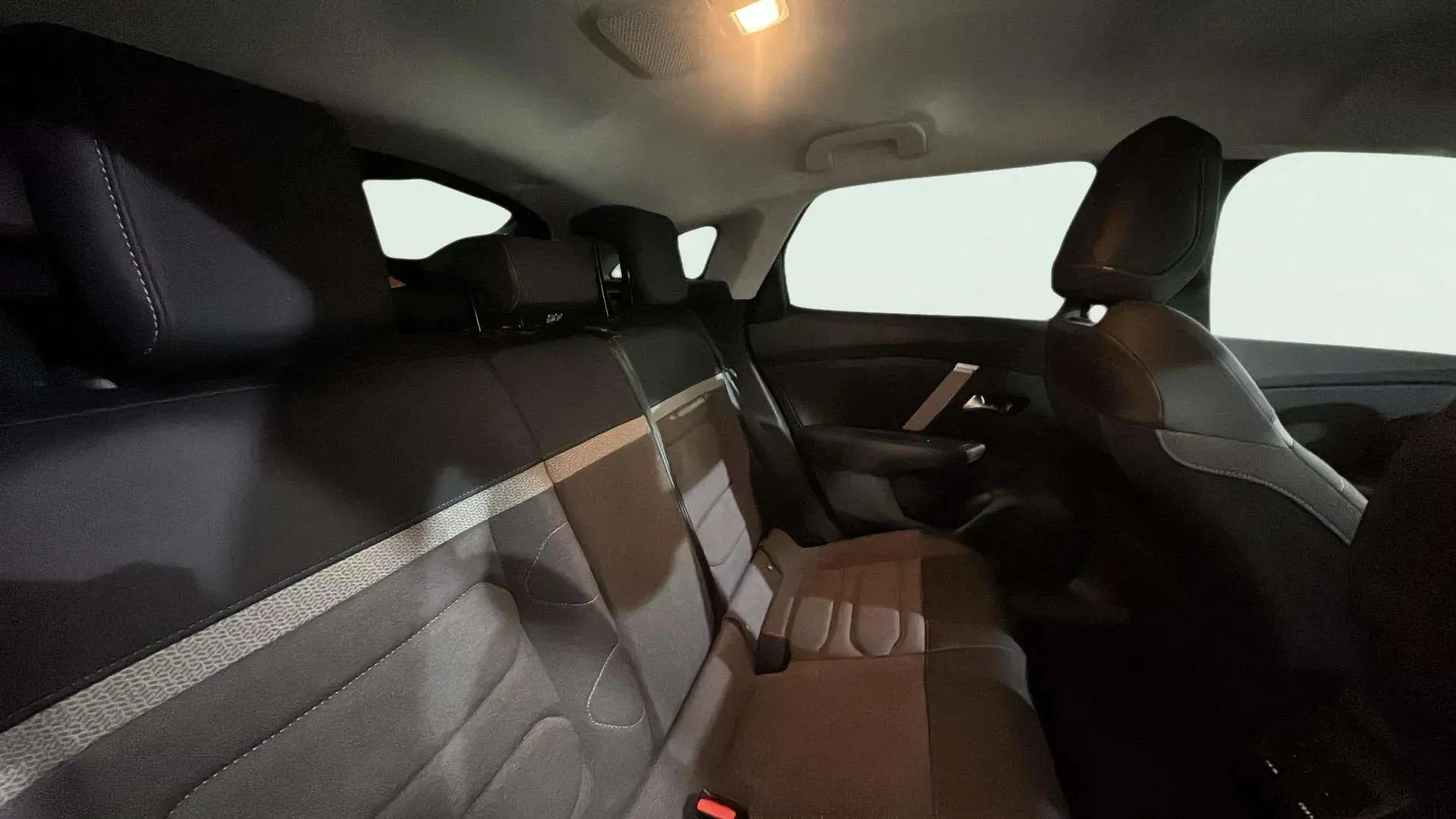 Citroën C4 PureTech 130 EAT8 Shine - foto 14