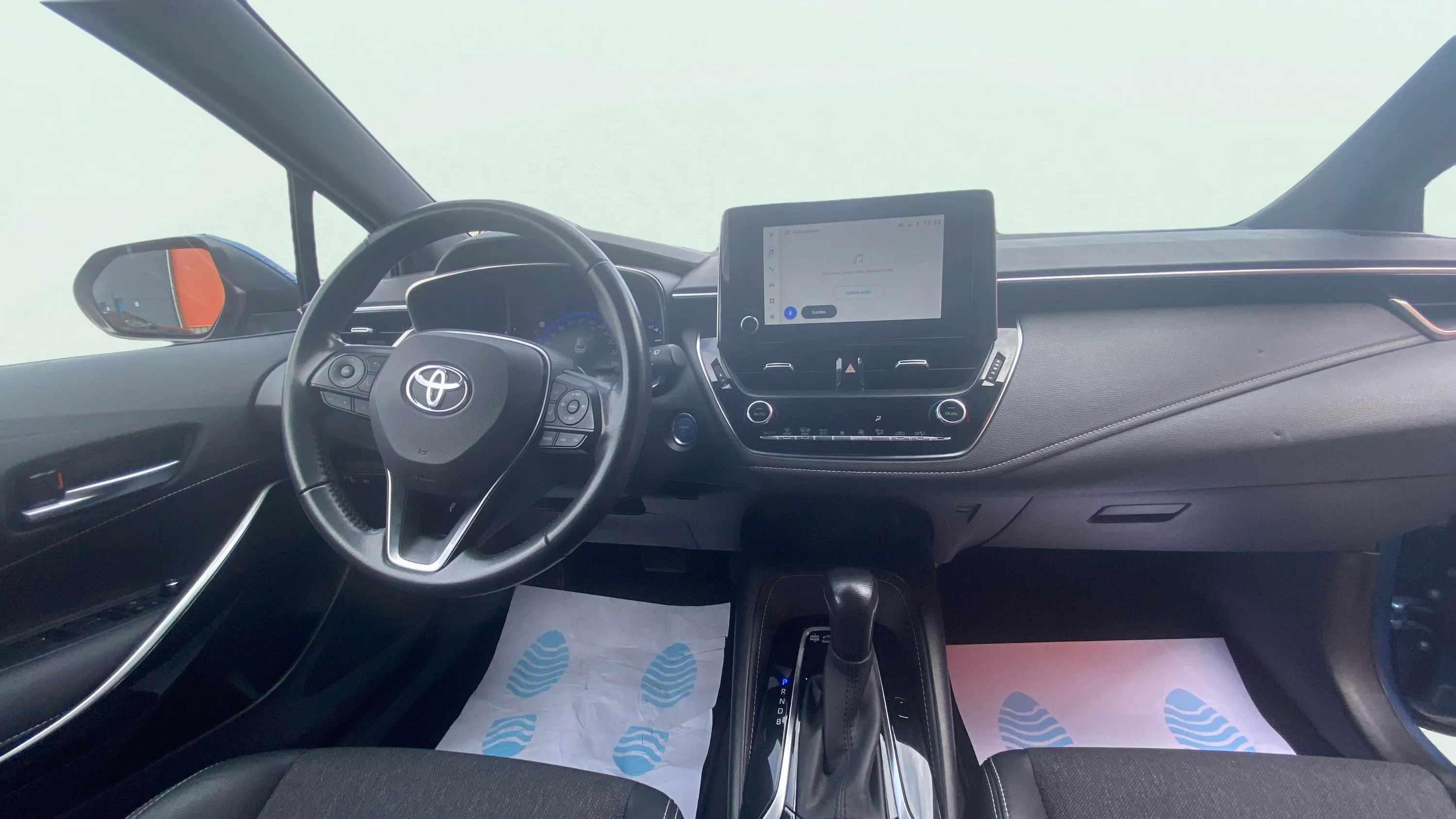 Toyota Corolla 1.8 125H Style E-CVT Touring Sport - foto 11