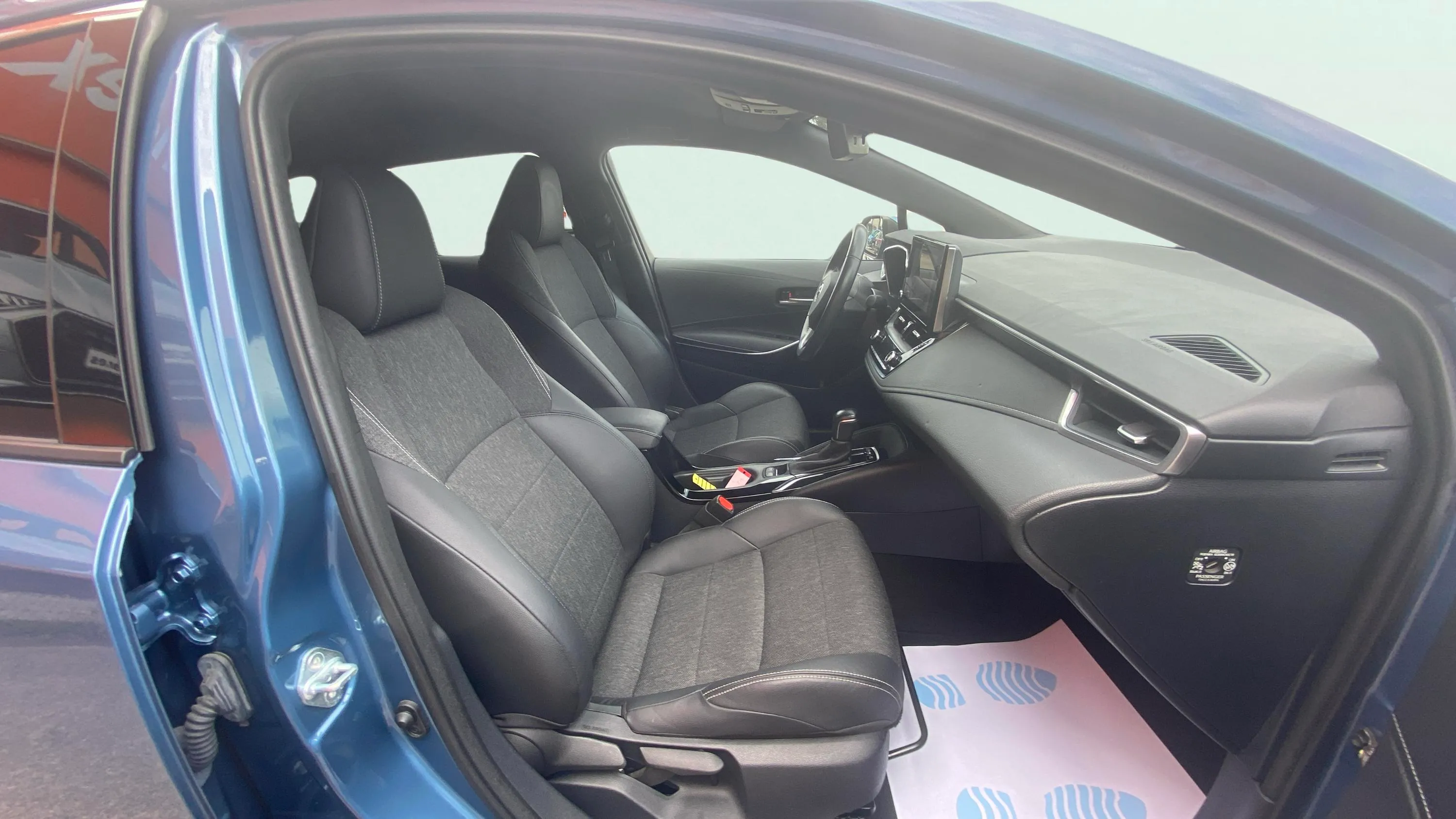 Toyota Corolla 1.8 125H Style E-CVT Touring Sport - foto 14