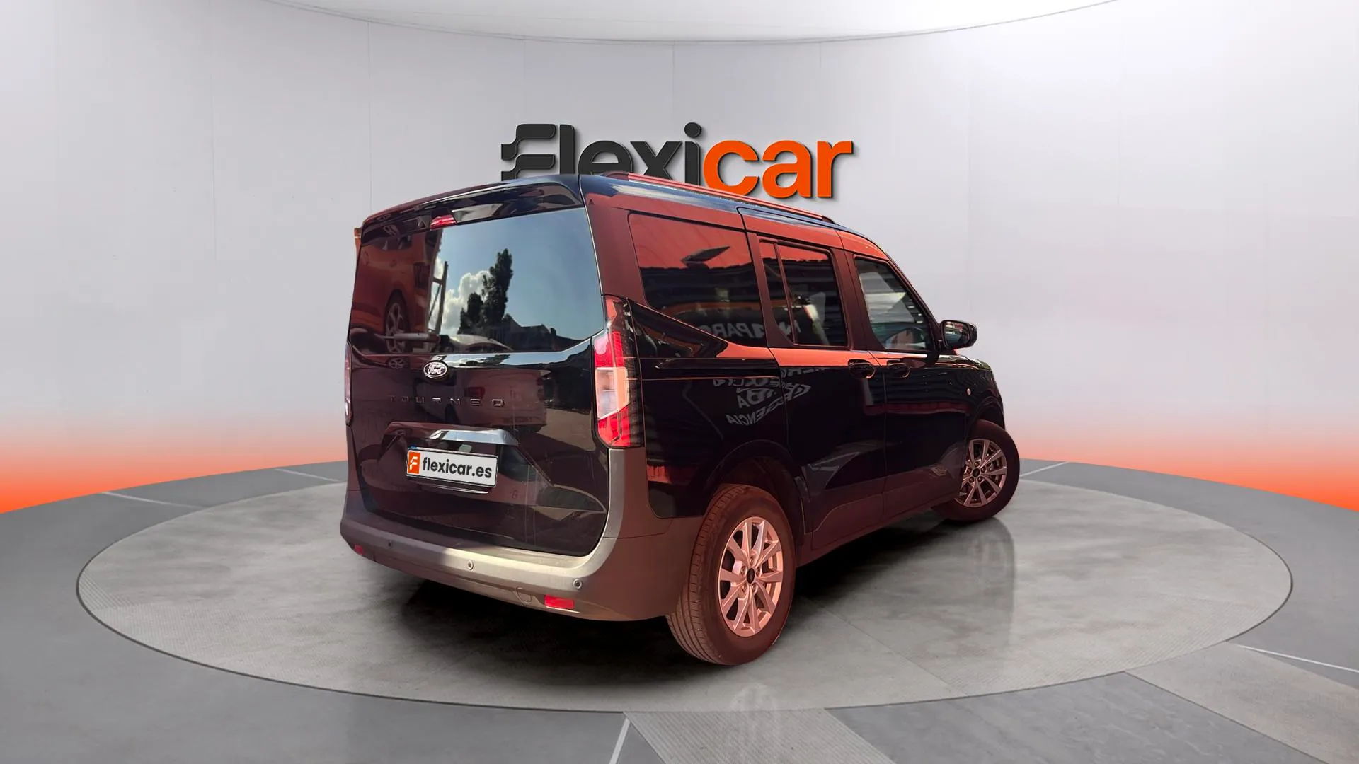 Ford Tourneo Courier 1.0 EcoBoost Titanium - foto 7