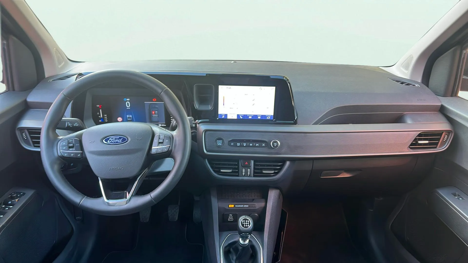 Ford Tourneo Courier 1.0 EcoBoost Titanium - foto 9