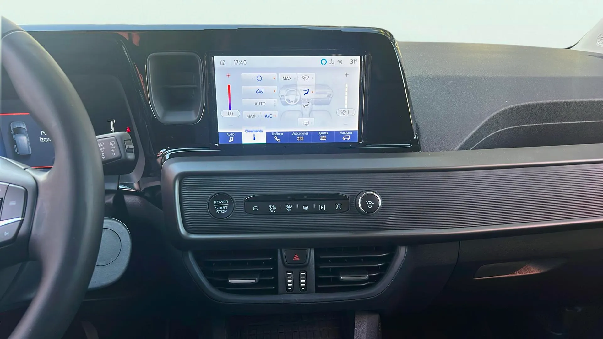 Ford Tourneo Courier 1.0 EcoBoost Titanium - foto 10