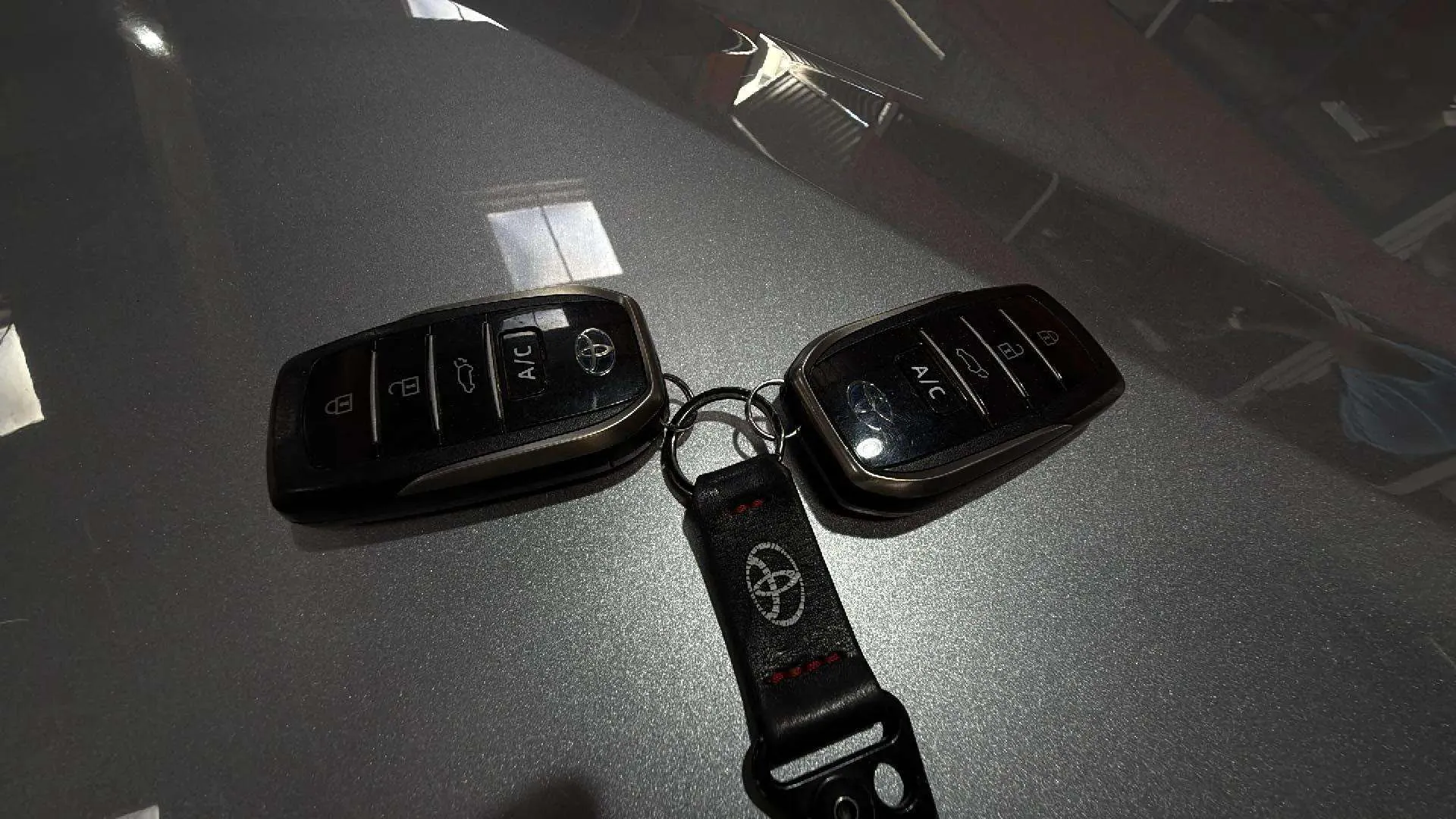 Toyota RAV4 2.5l PLUG-IN 300PH (e-CVT) Advance - foto 21