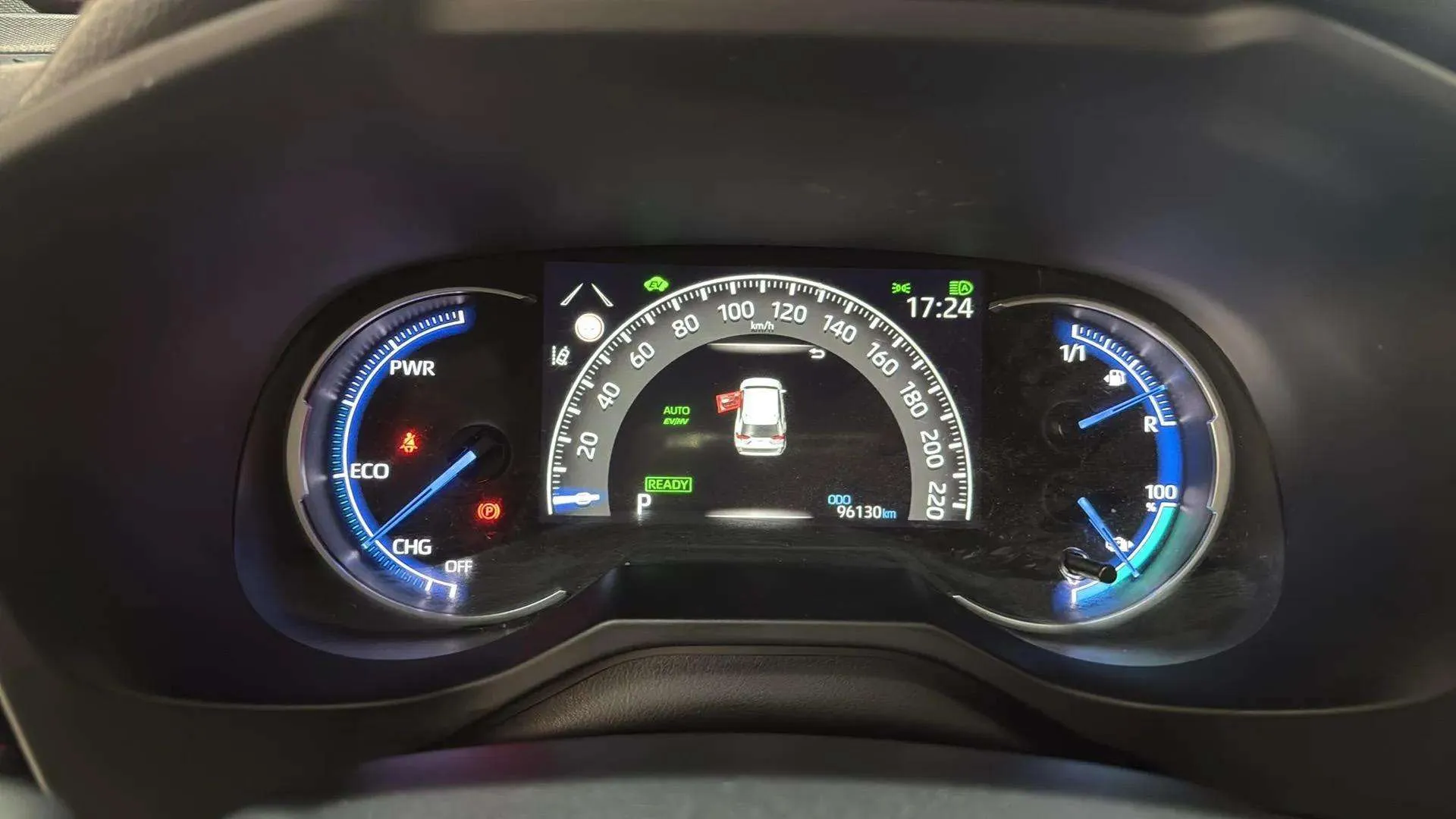 Toyota RAV4 2.5l PLUG-IN 300PH (e-CVT) Advance - foto 12