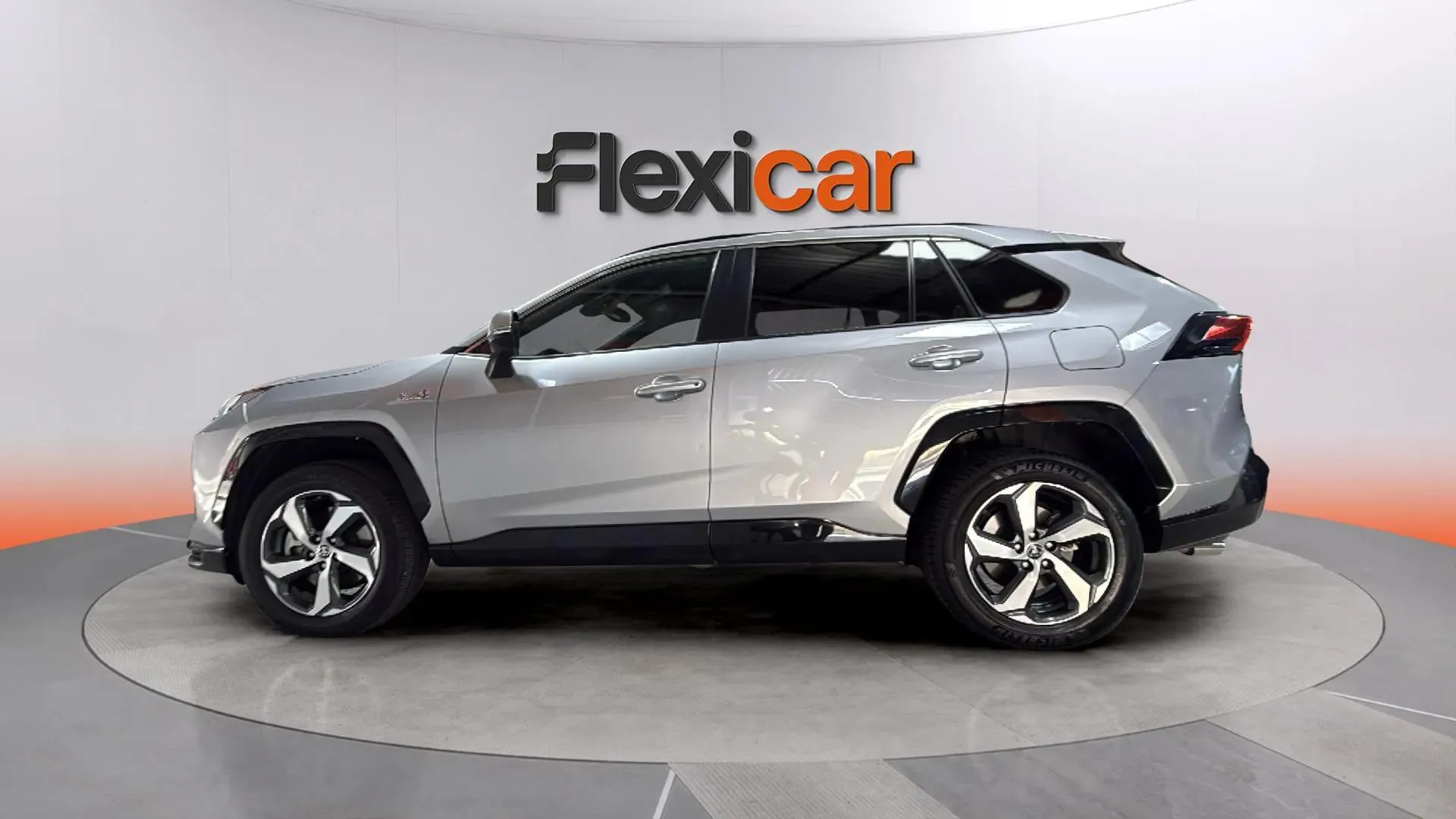 Toyota RAV4 2.5l PLUG-IN 300PH (e-CVT) Advance - foto 5