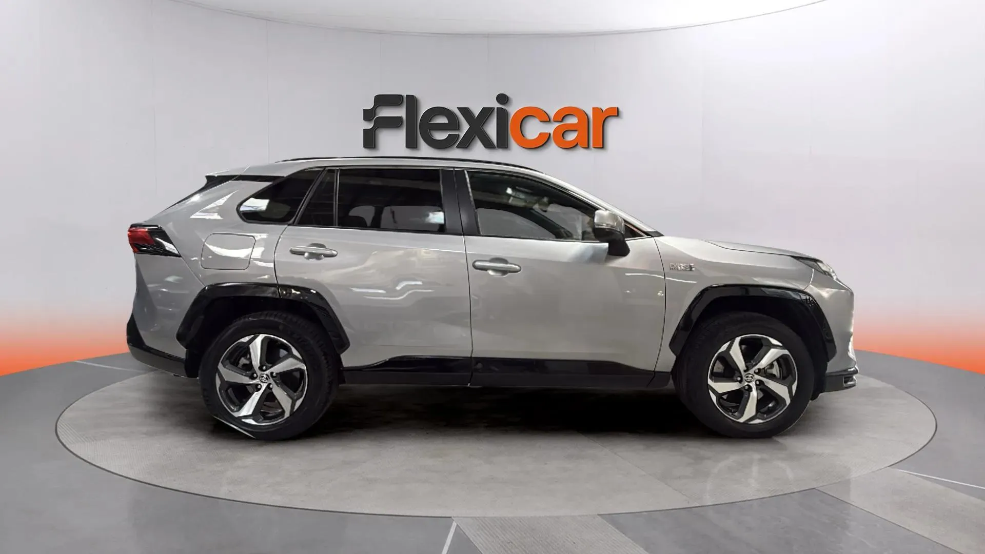 Toyota RAV4 2.5l PLUG-IN 300PH (e-CVT) Advance - foto 4