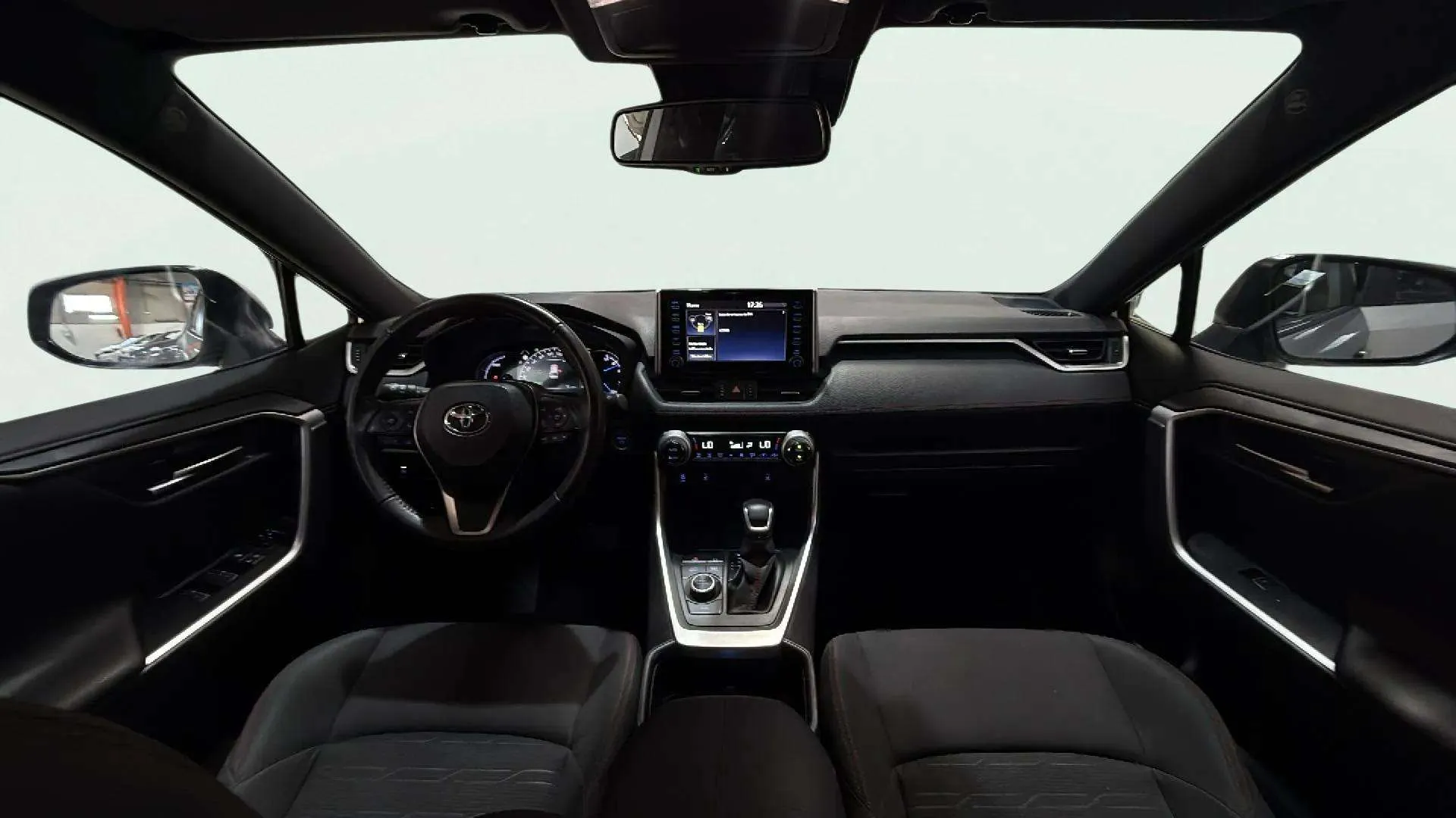Toyota RAV4 2.5l PLUG-IN 300PH (e-CVT) Advance - foto 11