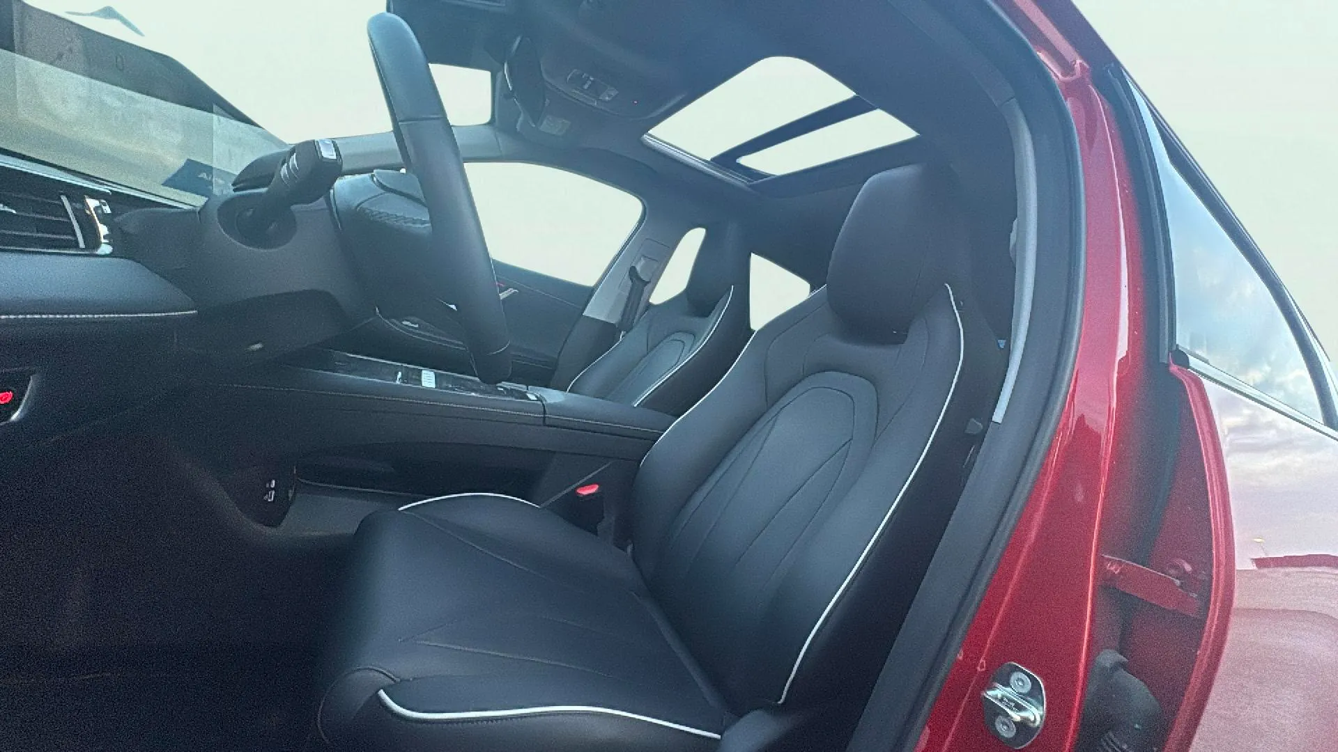 Omoda 5 Premium 1.6 T-GDi - foto 22