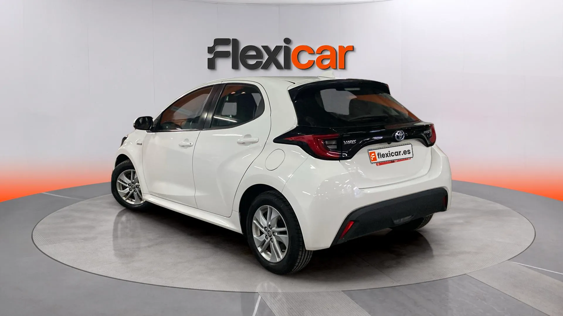 Toyota Yaris 1.5 120H Business Plus - foto 7