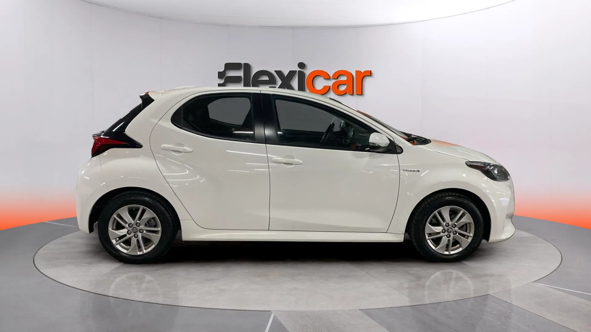 Toyota Yaris 1.5 120H Business Plus - foto 4