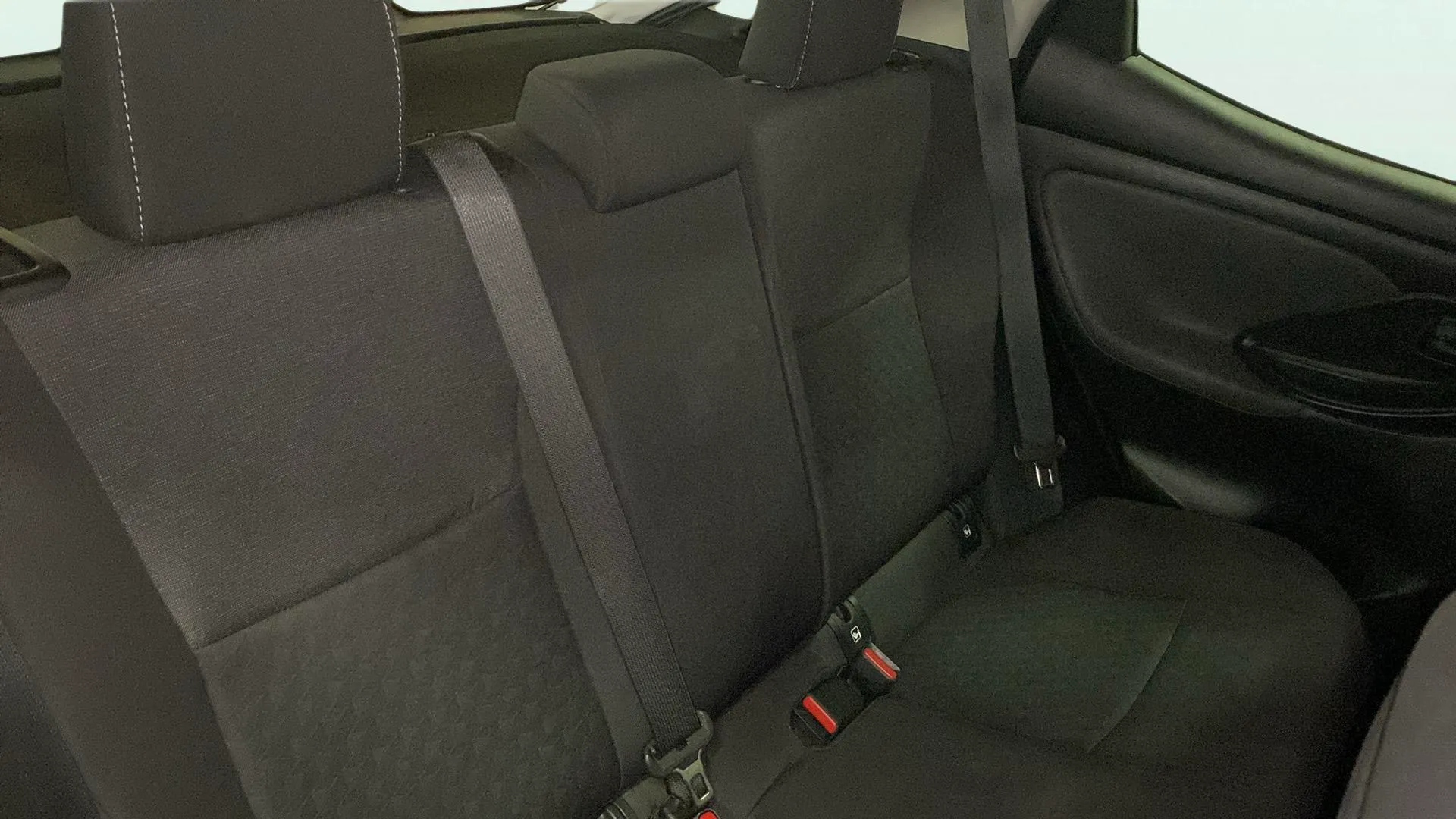 Toyota Yaris 1.5 120H Business Plus - foto 28