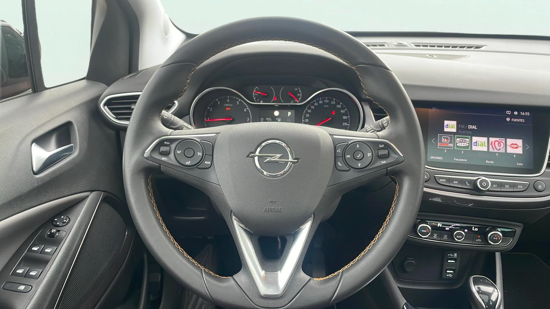 Opel Crossland 1.2T Excellence - foto 24