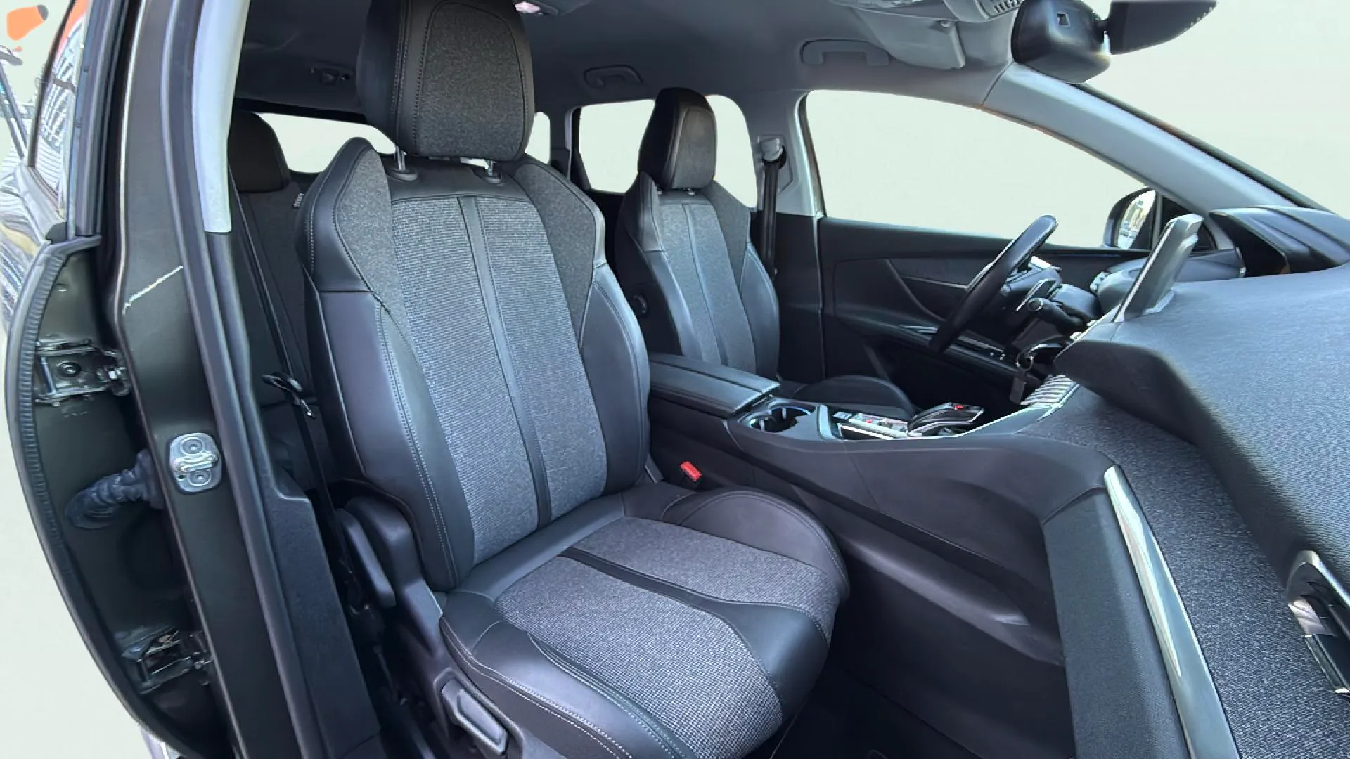 Peugeot 5008 1.2 PureTech Active Pack EAT8 - foto 9