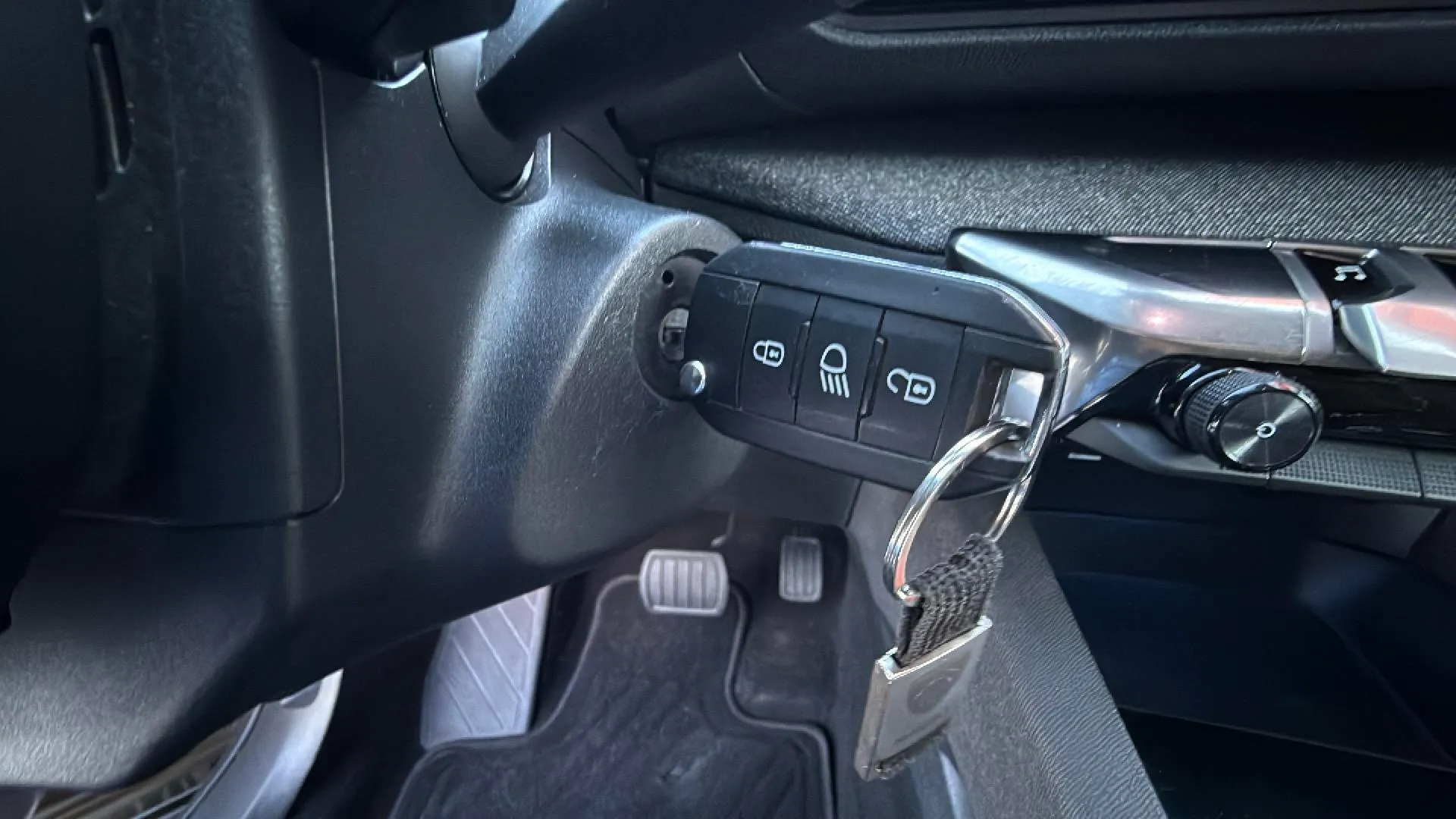 Peugeot 5008 1.2 PureTech Active Pack EAT8 - foto 17