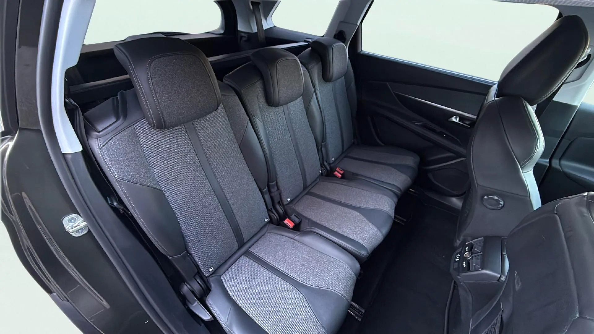 Peugeot 5008 1.2 PureTech Active Pack EAT8 - foto 11