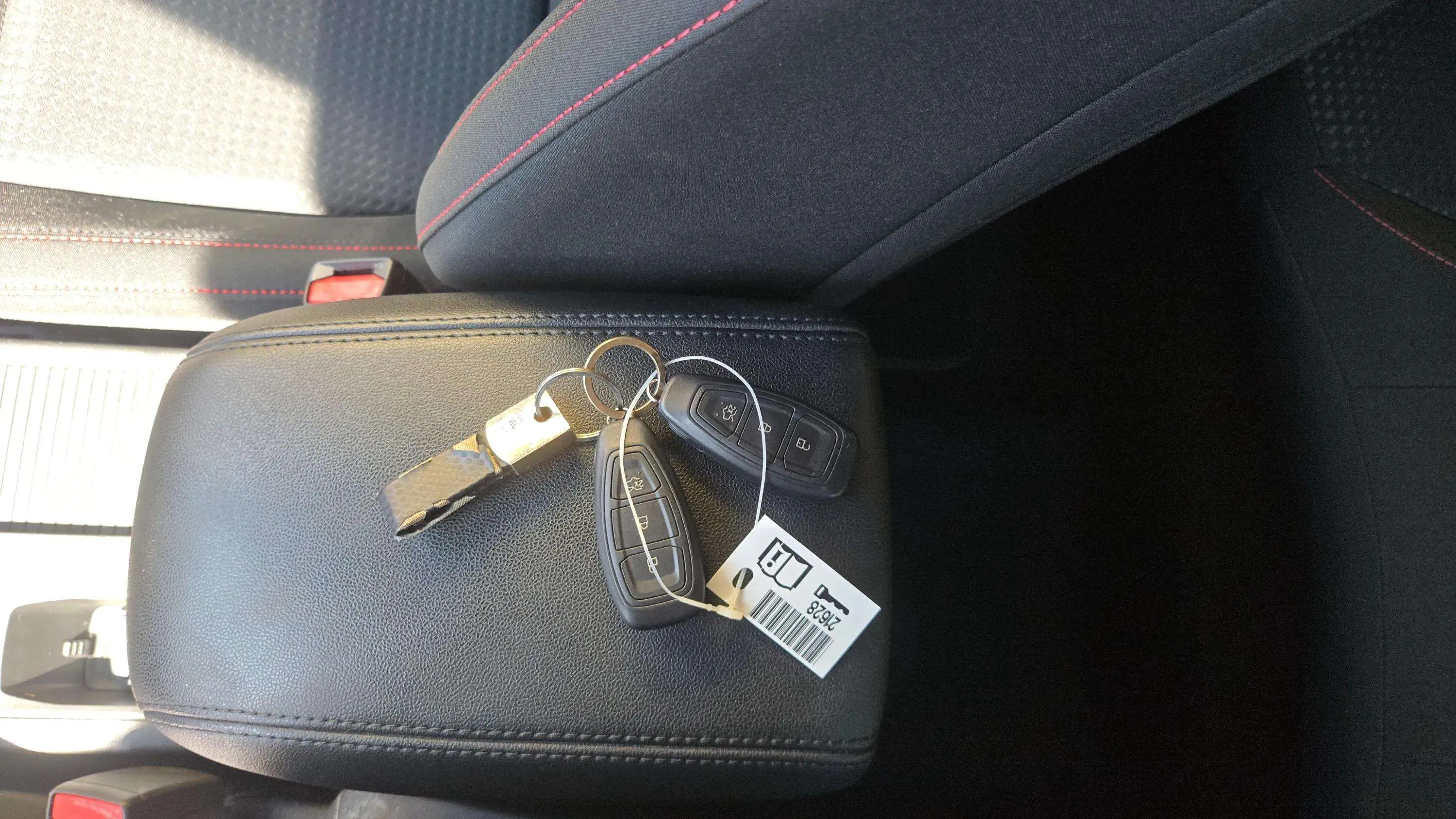 Ford Focus 1.5 EcoBlue ST-Line - foto 21