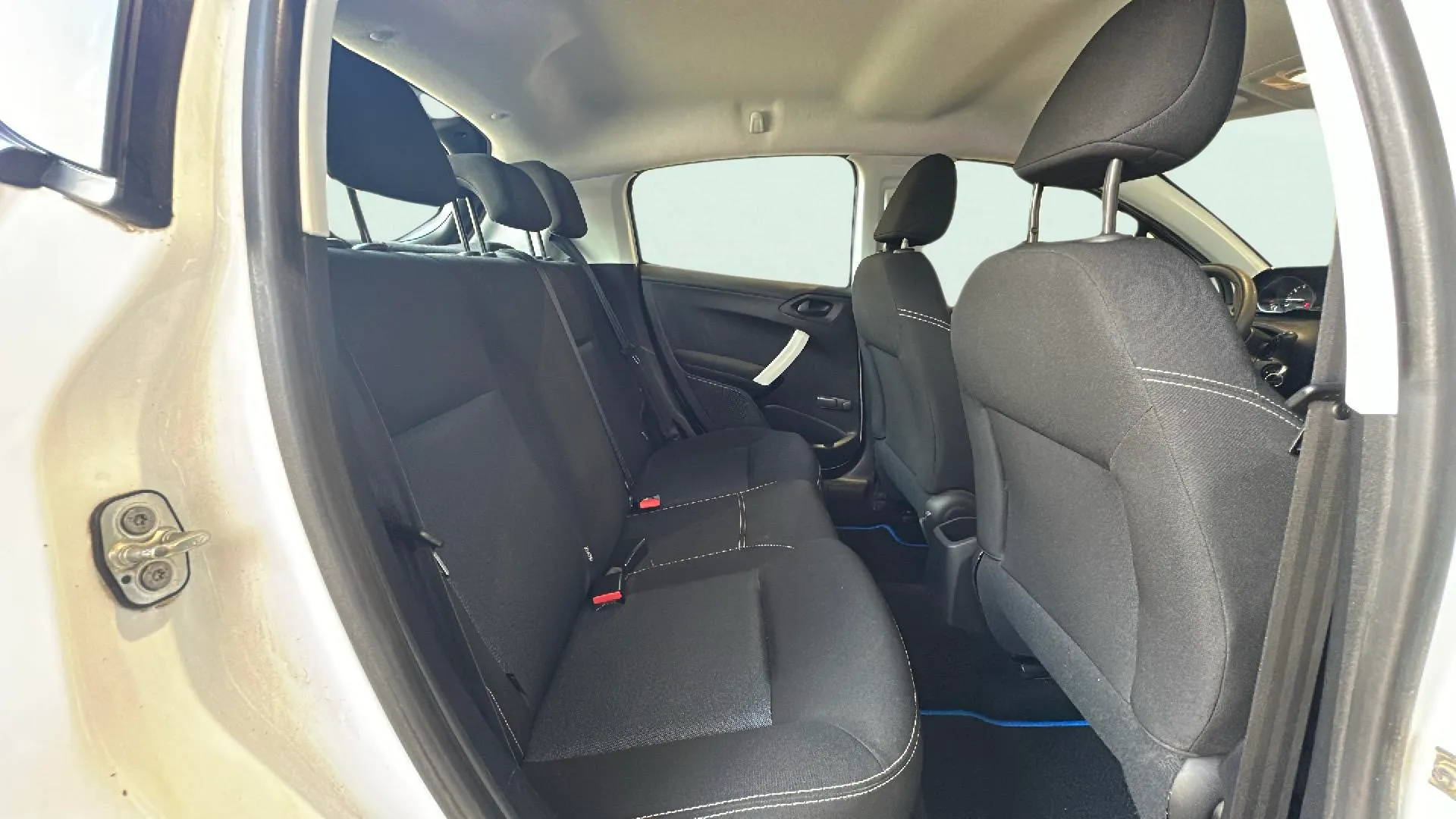 Peugeot 208 Active PureTech - foto 18