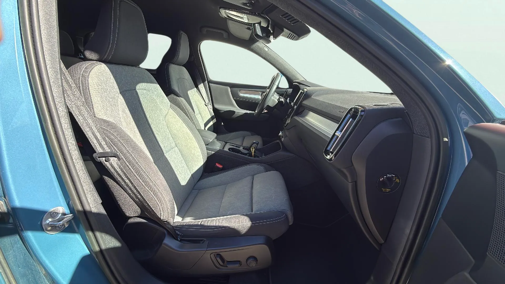 Volvo XC40 2.0 B3 G Momentum Core - foto 17