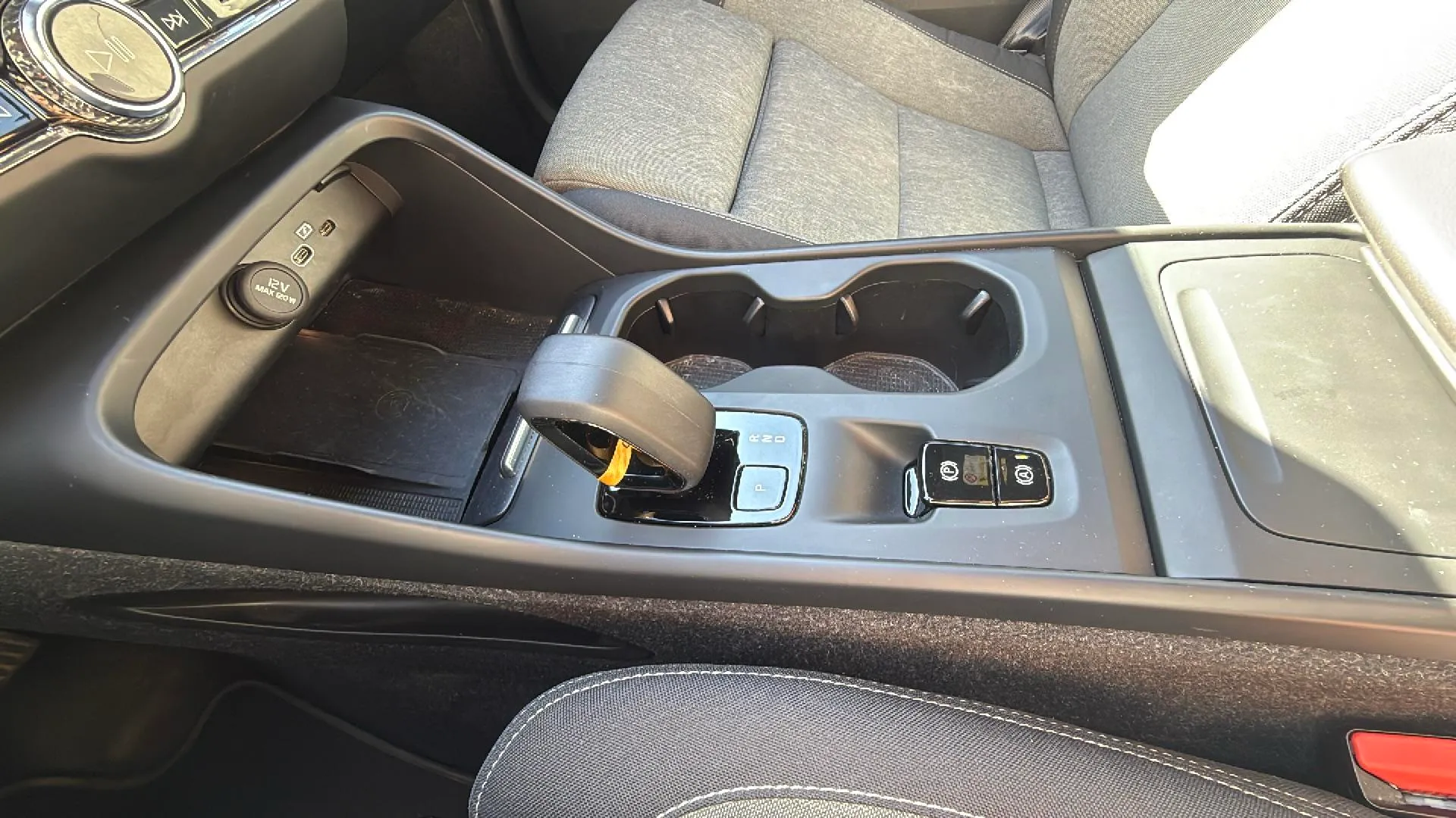 Volvo XC40 2.0 B3 G Momentum Core - foto 15