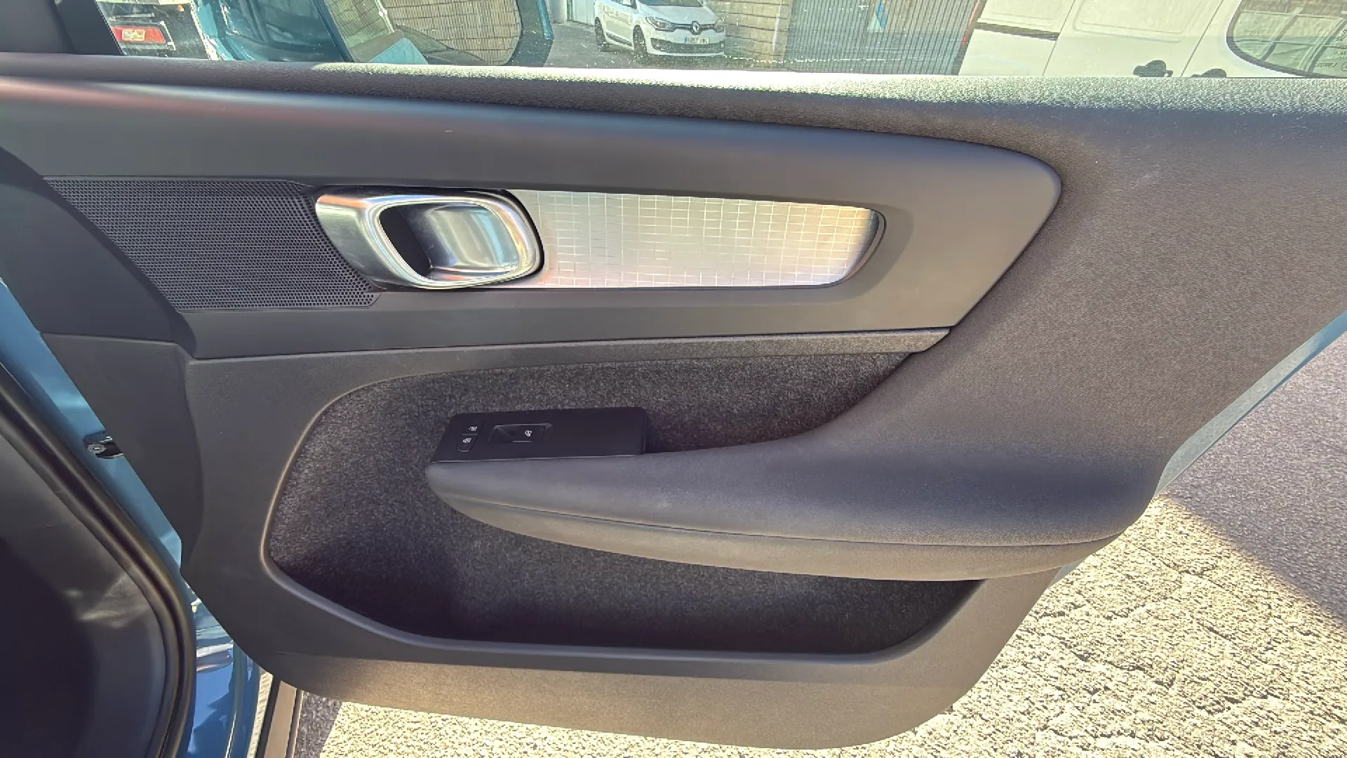 Volvo XC40 2.0 B3 G Momentum Core - foto 16