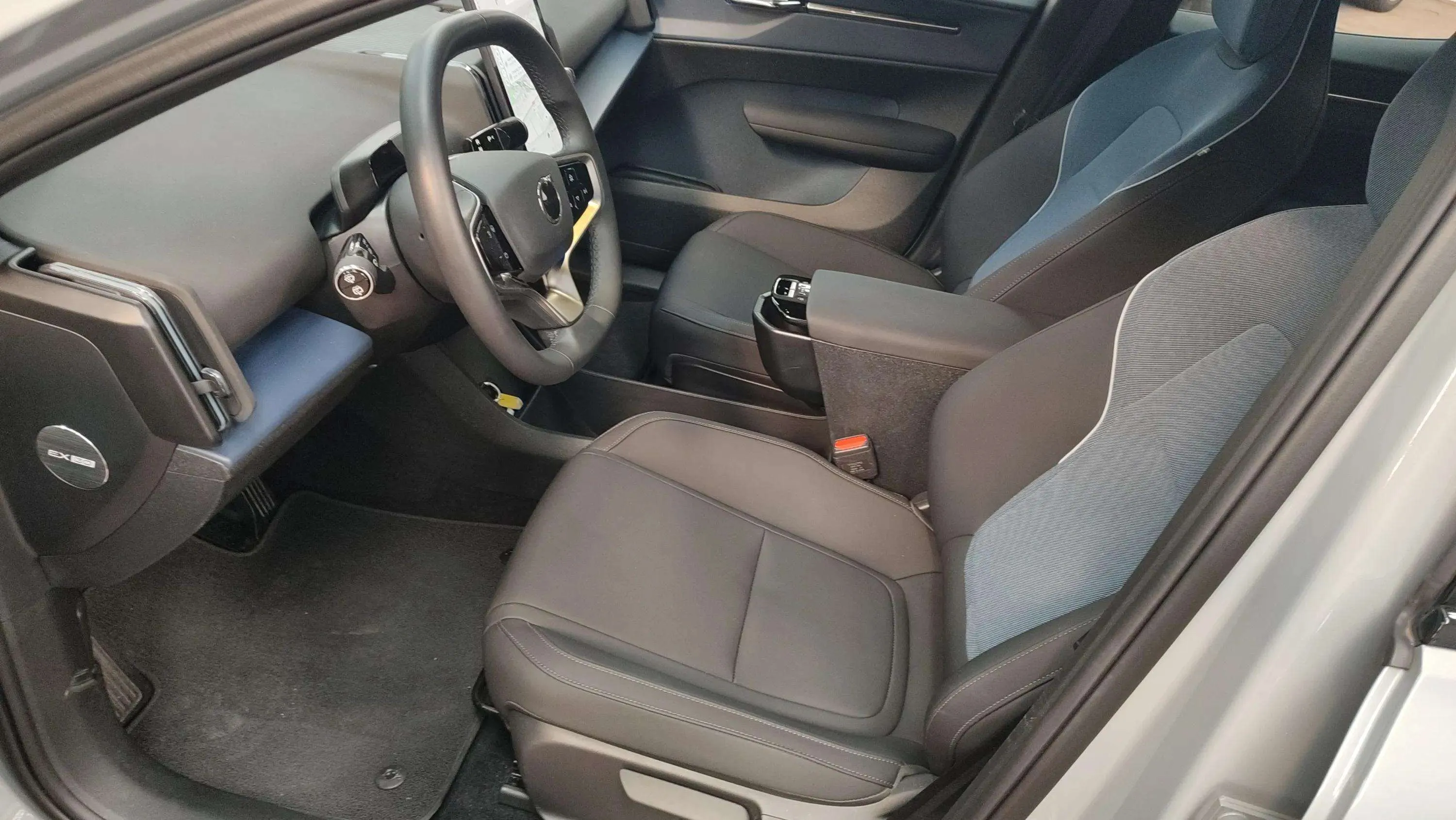 Volvo EX30 Single Motor Plus - foto 18