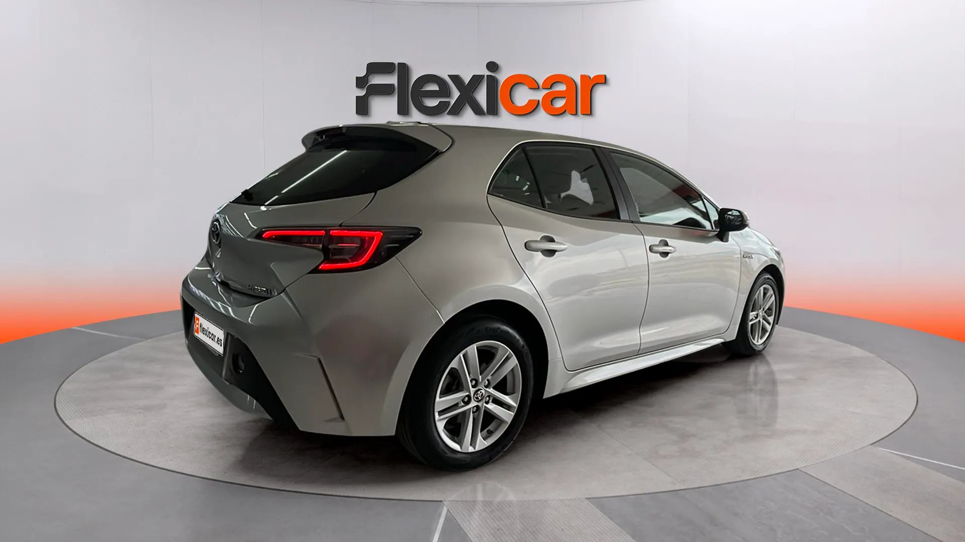 Toyota Corolla 1.8 125H Active Tech E-CVT - foto 6