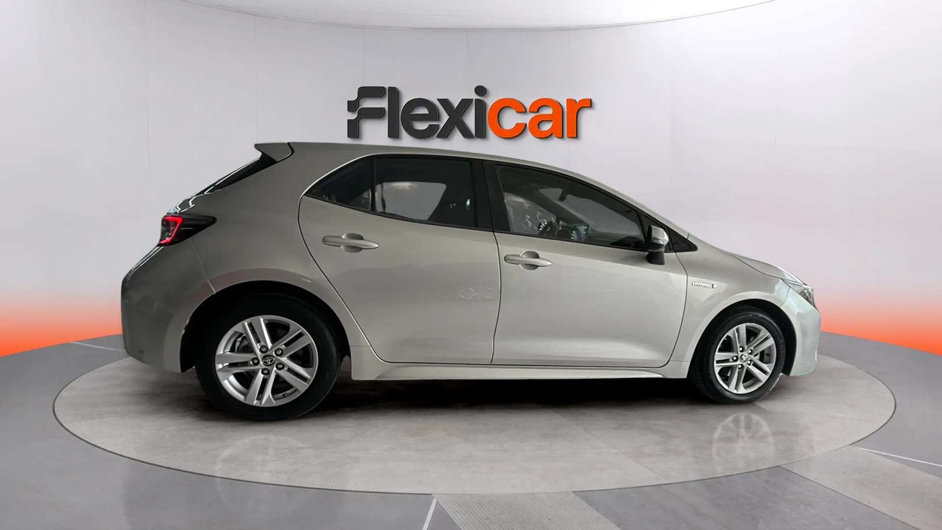 Toyota Corolla 1.8 125H Active Tech E-CVT - foto 7