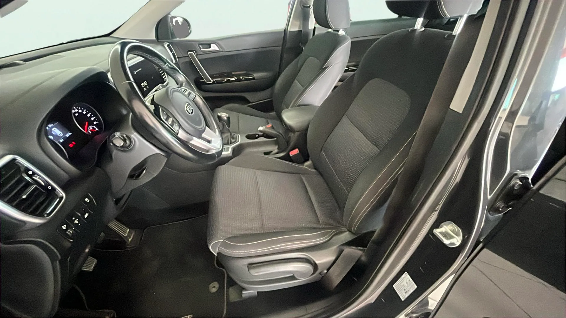 Kia Sportage 1.6 GDi Black Edition 4x2 - foto 12