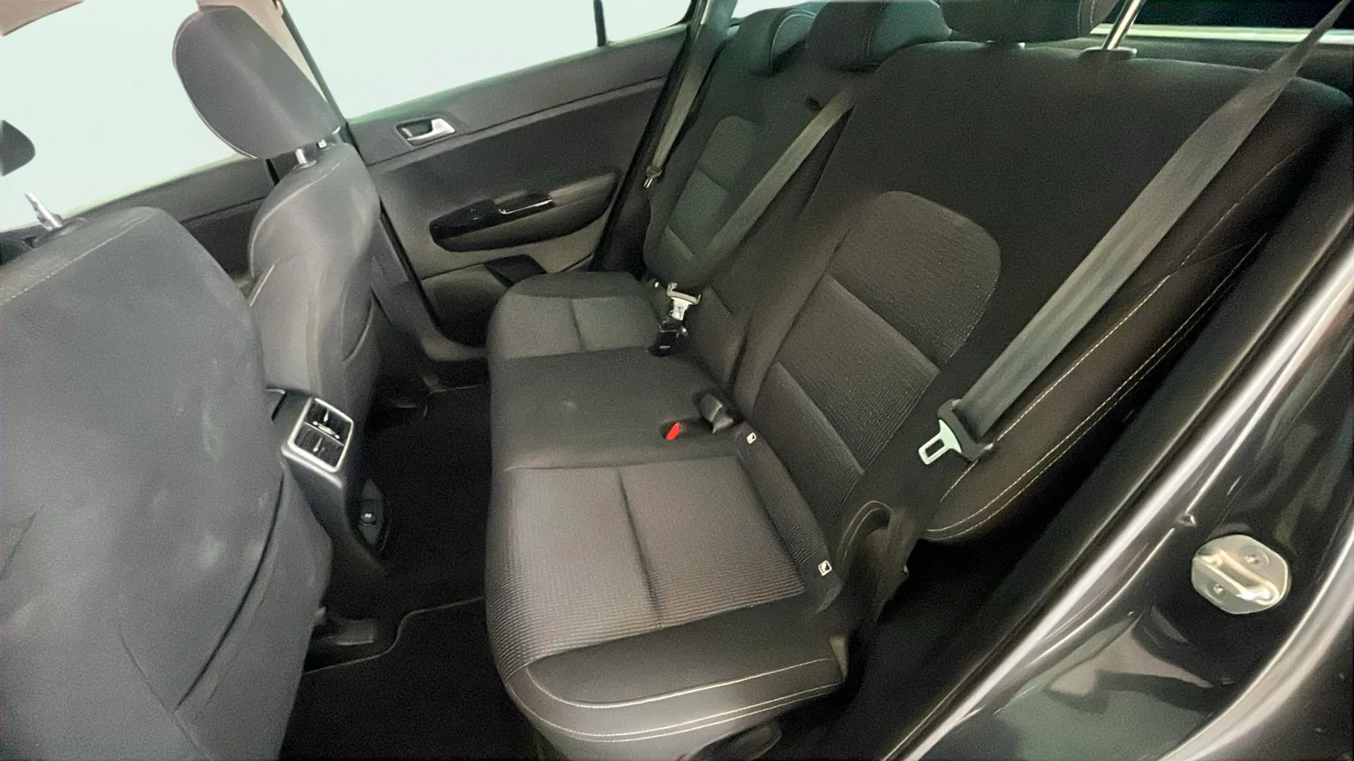 Kia Sportage 1.6 GDi Black Edition 4x2 - foto 13