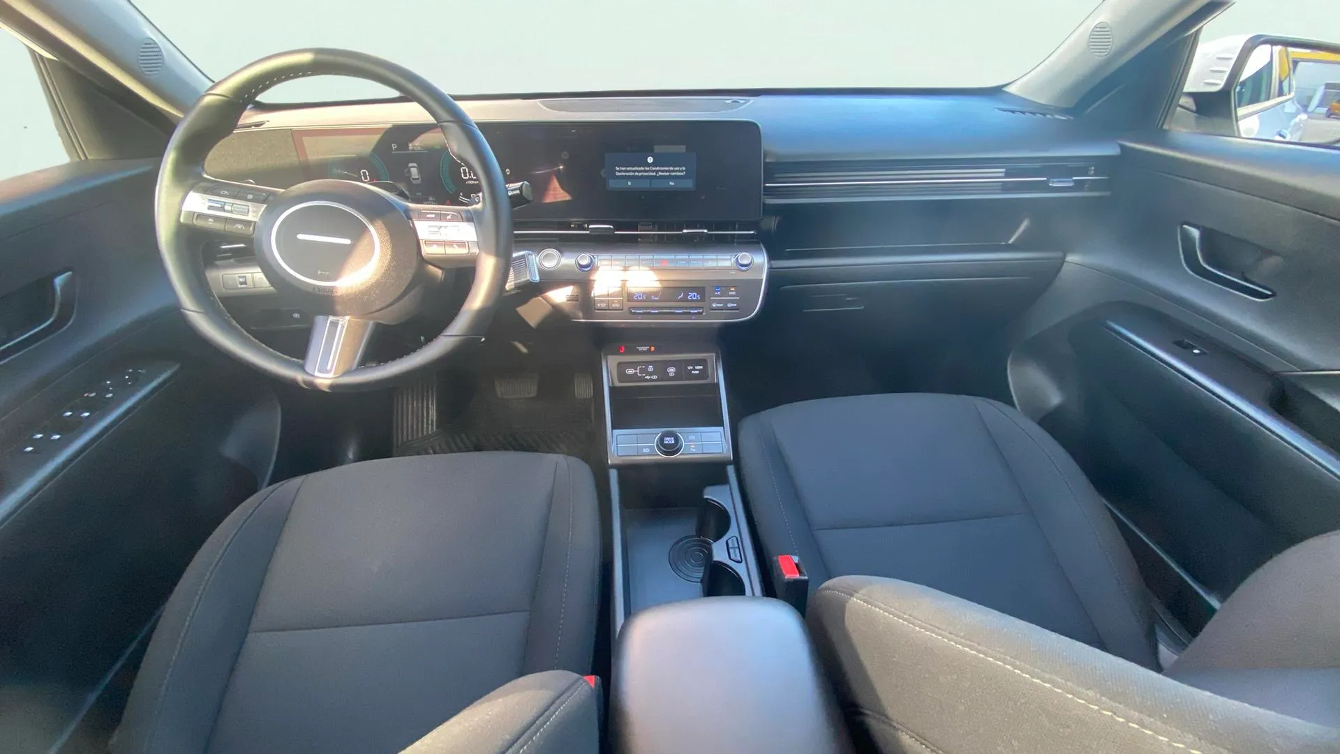 Hyundai Kona 1.6 GDI HEV Maxx DCT - foto 11