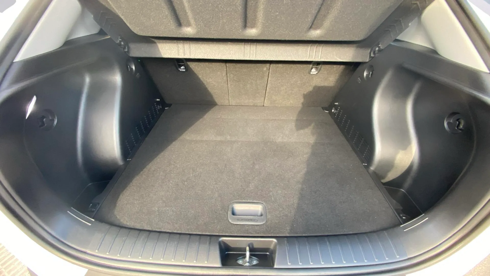 Hyundai Kona 1.6 GDI HEV Maxx DCT - foto 31