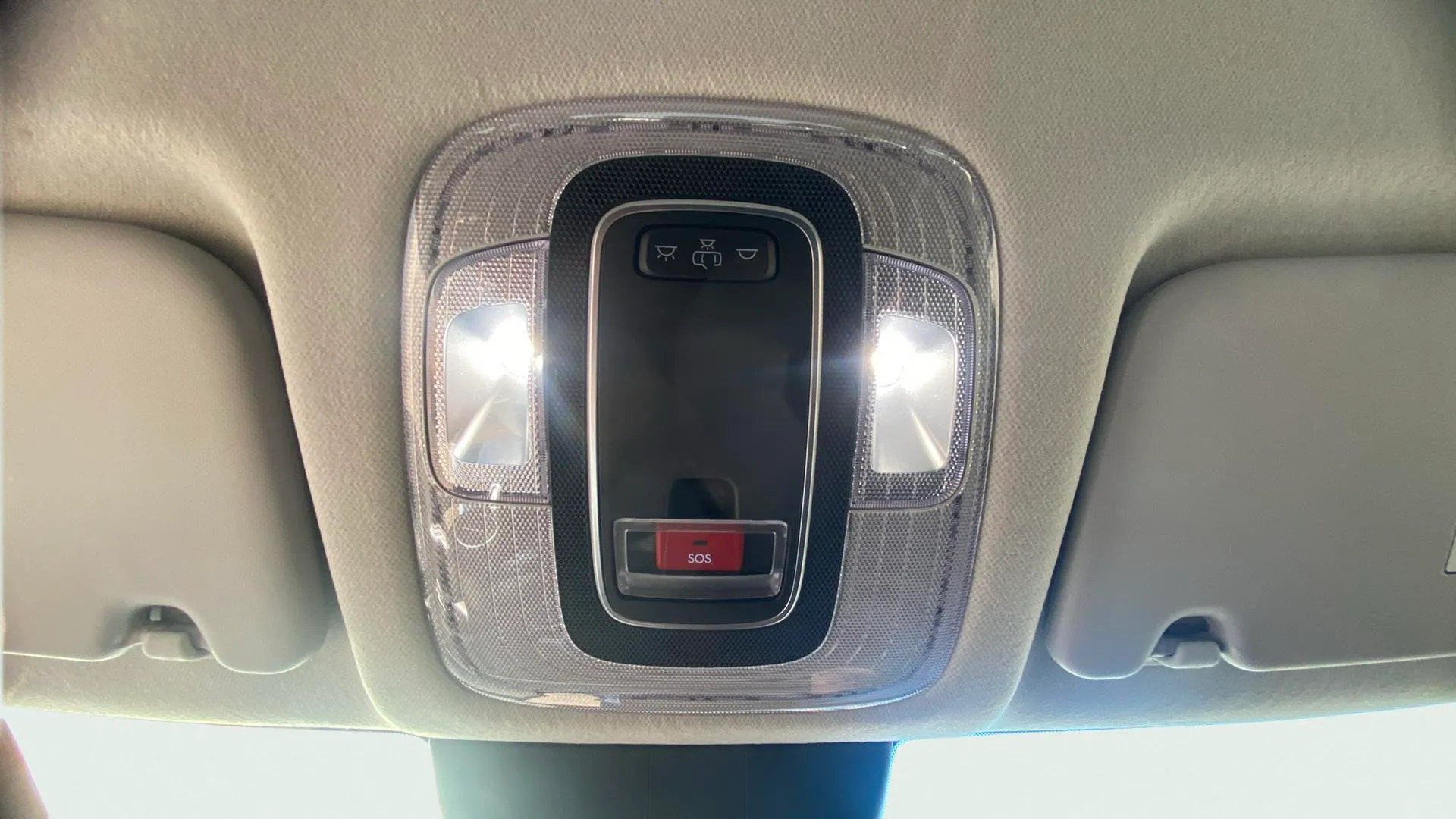 Hyundai Kona 1.6 GDI HEV Maxx DCT - foto 16