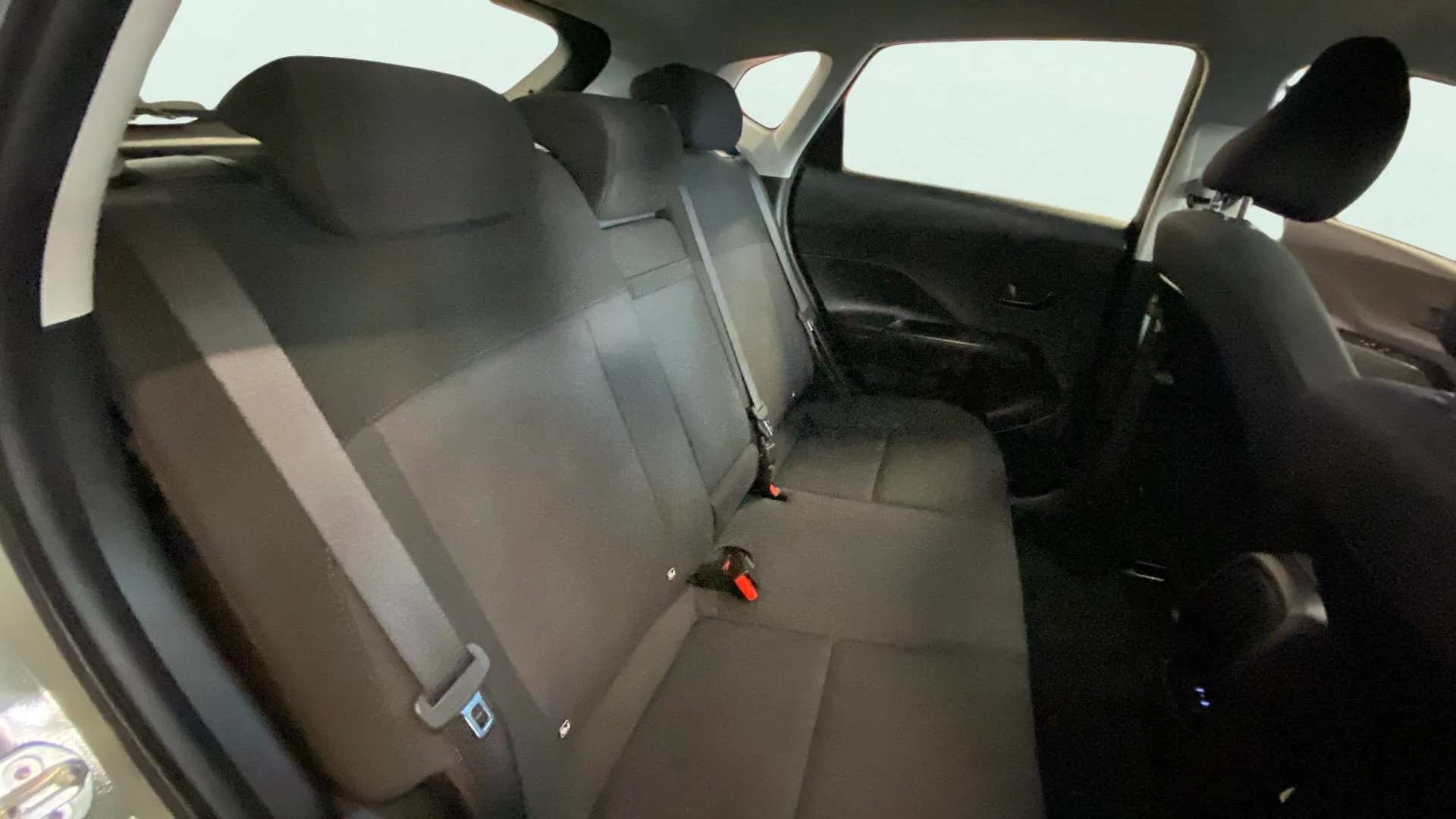 Hyundai Kona 1.6 GDI HEV Maxx DCT - foto 12