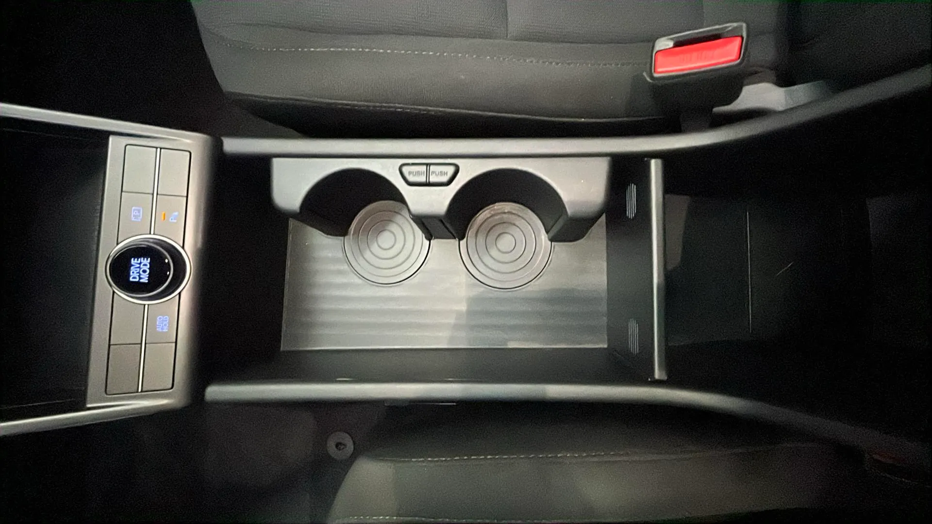 Hyundai Kona 1.6 GDI HEV Maxx DCT - foto 32